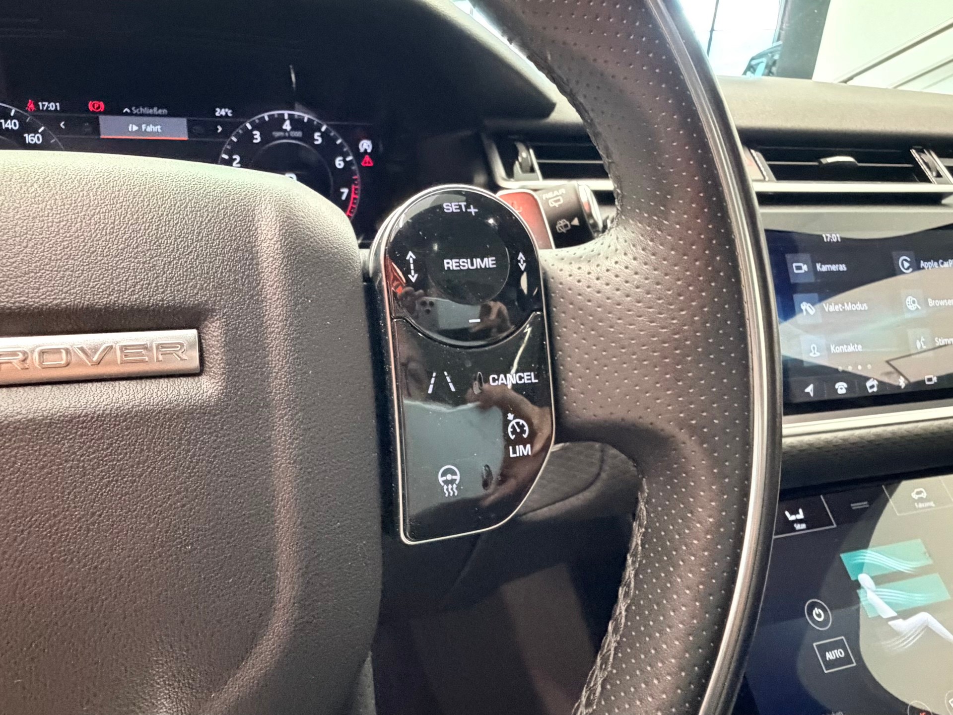 LAND ROVER Range Rover Velar R-Dynamic P 300 SE Automatic-image-28