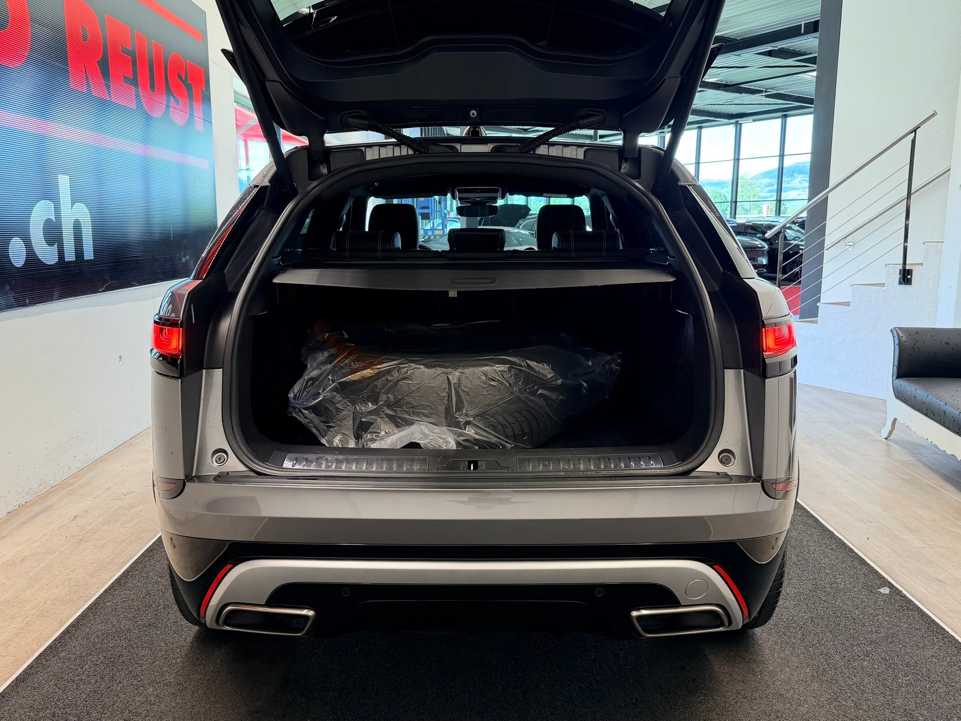 LAND ROVER Range Rover Velar R-Dynamic P 300 SE Automatic-image-9