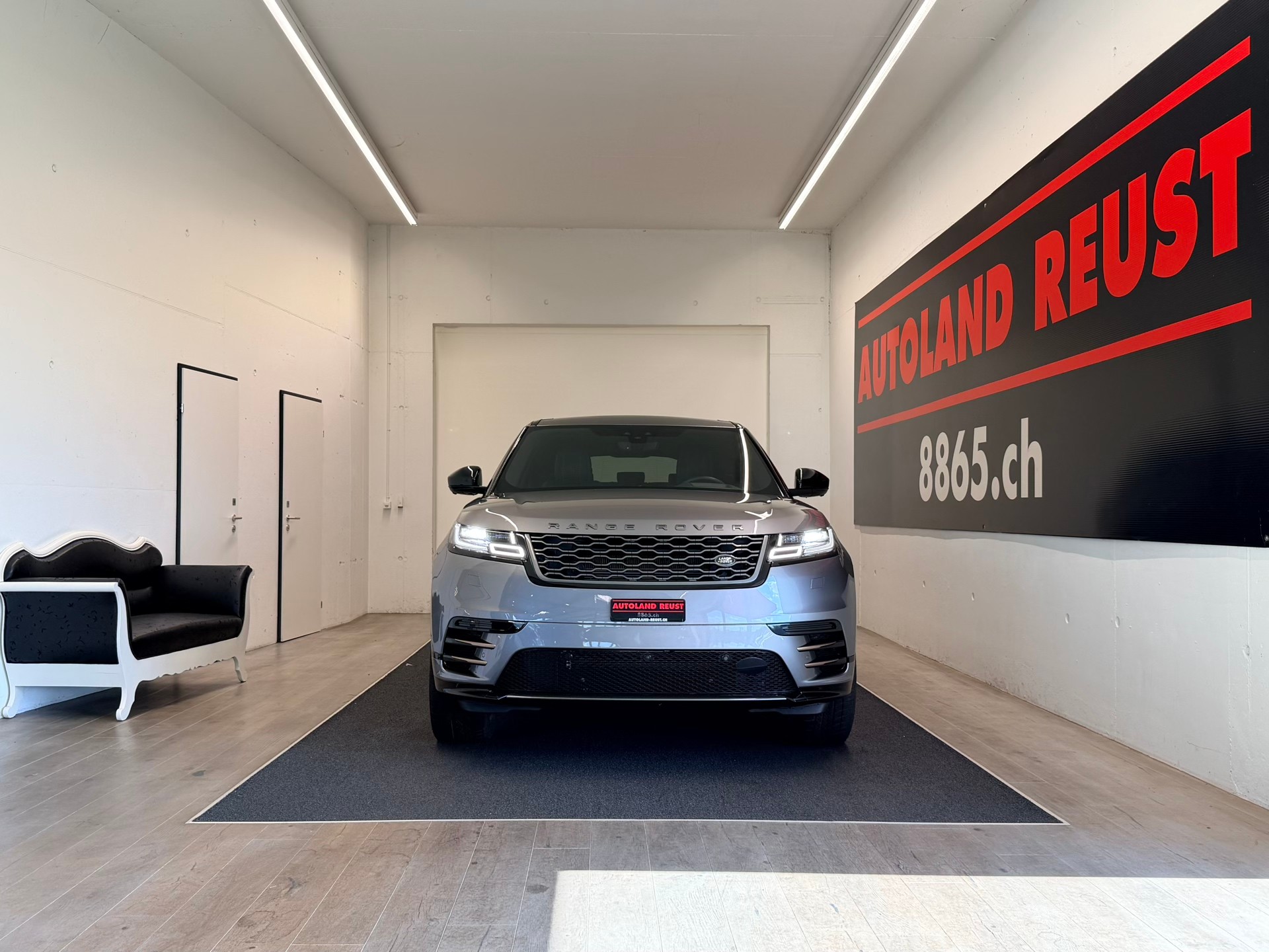 LAND ROVER Range Rover Velar R-Dynamic P 300 SE Automatic-image-1