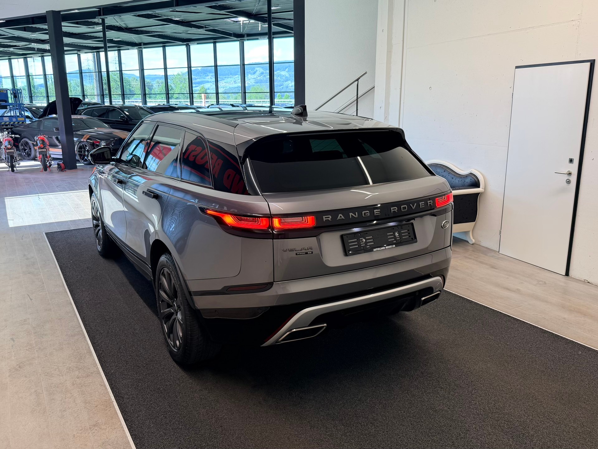 LAND ROVER Range Rover Velar R-Dynamic P 300 SE Automatic-image-8
