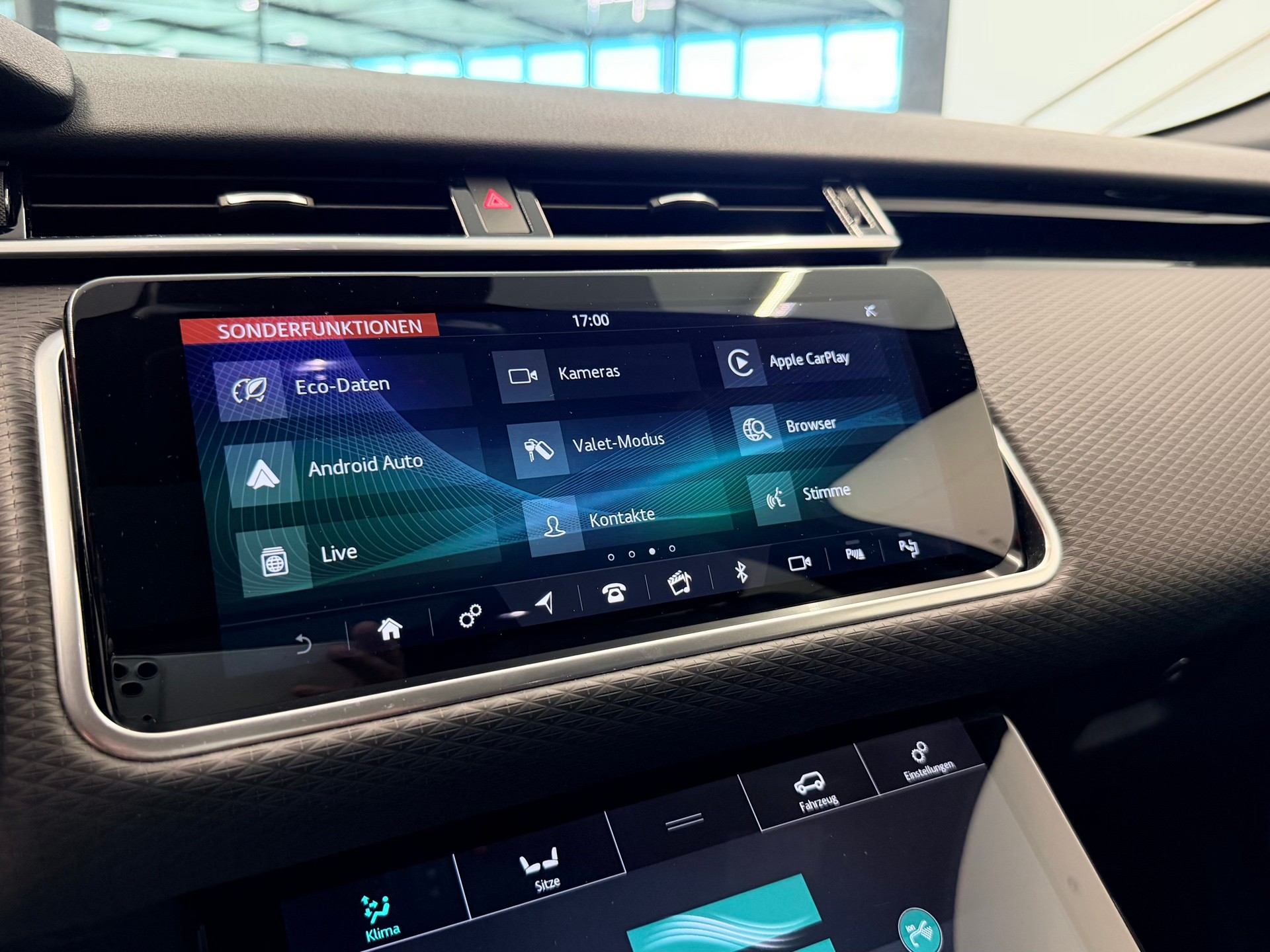 LAND ROVER Range Rover Velar R-Dynamic P 300 SE Automatic-image-27