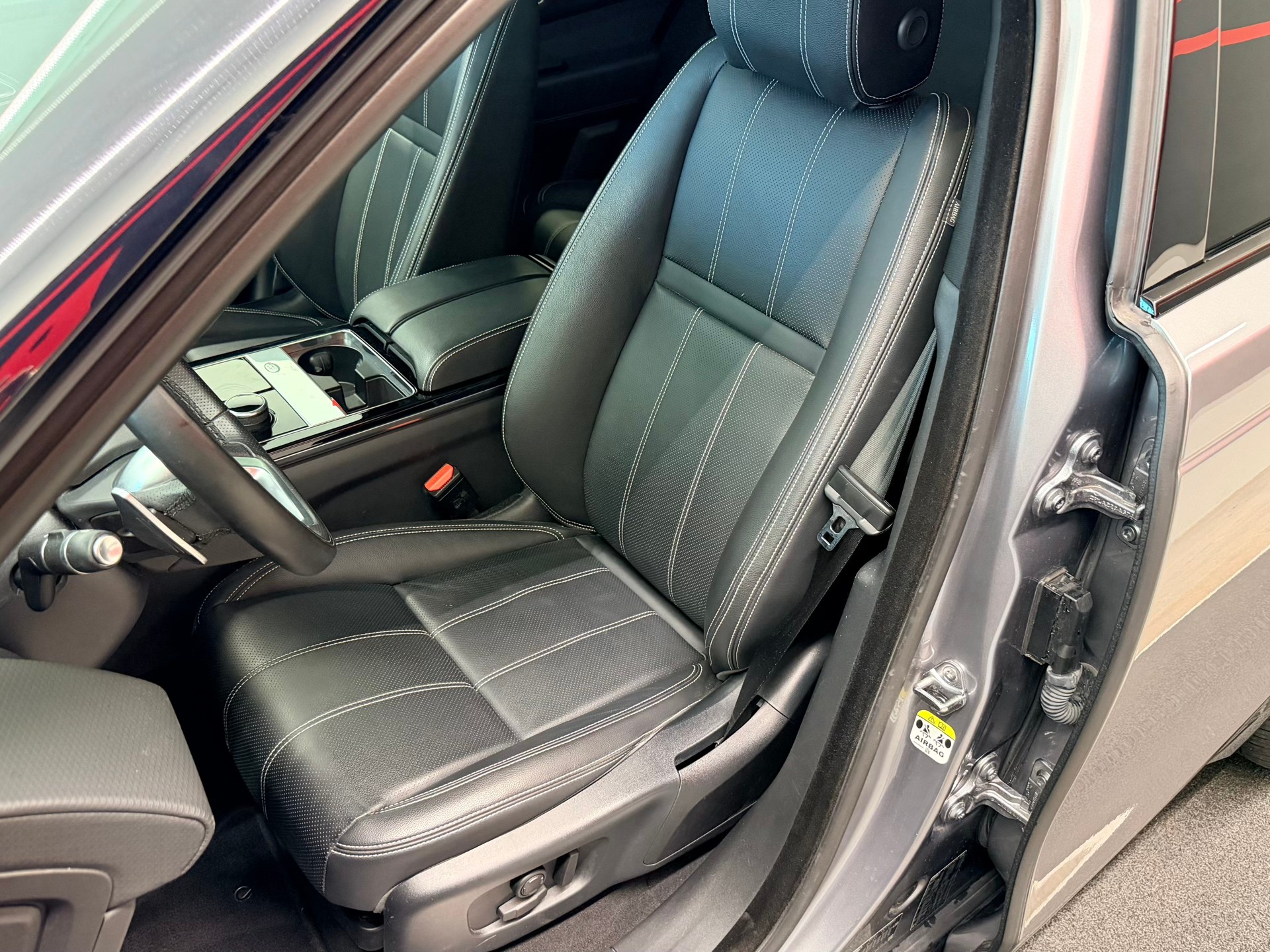 LAND ROVER Range Rover Velar R-Dynamic P 300 SE Automatic-image-15
