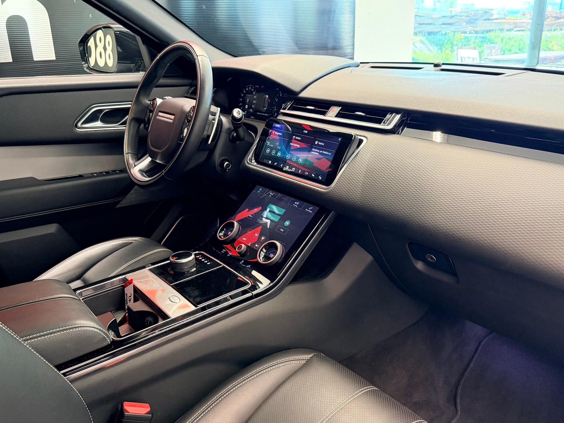 LAND ROVER Range Rover Velar R-Dynamic P 300 SE Automatic-image-21