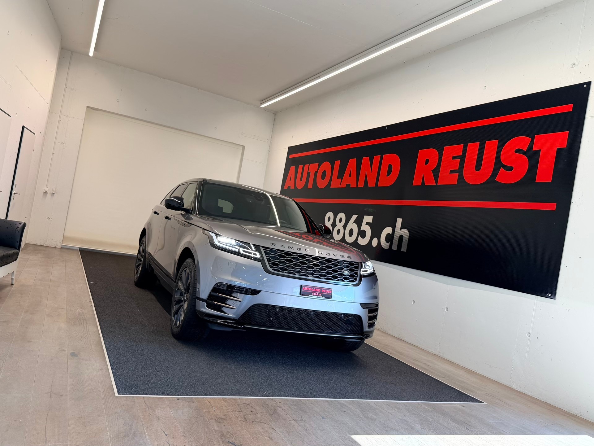 LAND ROVER Range Rover Velar R-Dynamic P 300 SE Automatic-image-0
