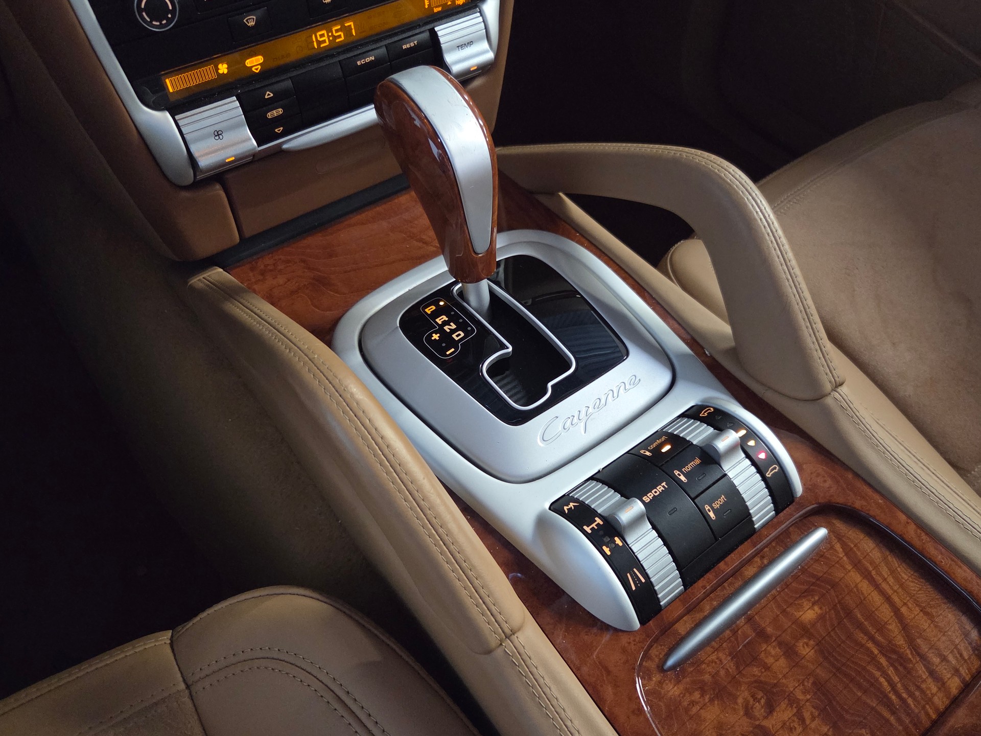 PORSCHE Cayenne Diesel-image-15