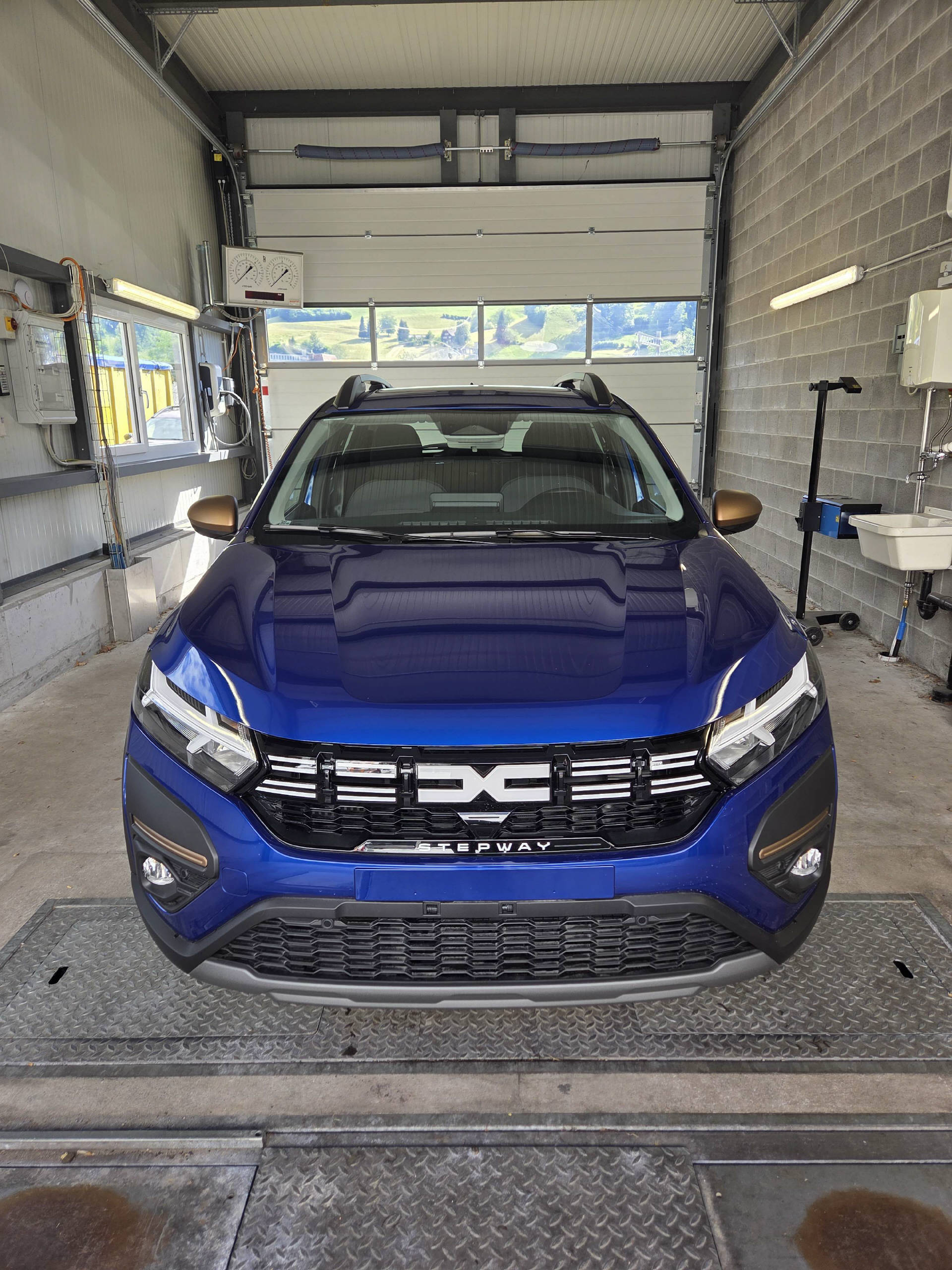 DACIA Sandero 1.0 TCe Stepway Extreme-image-1