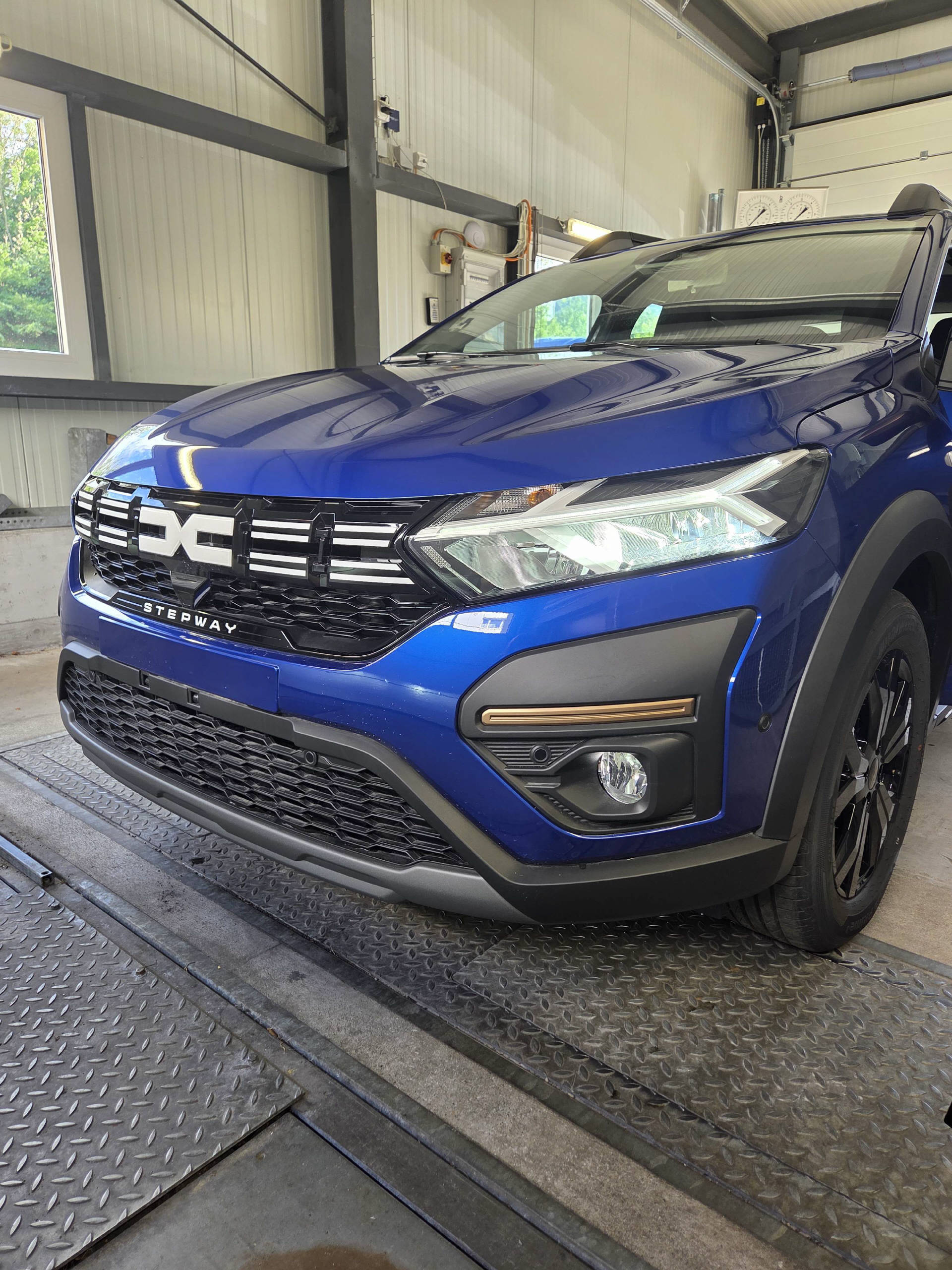 DACIA Sandero 1.0 TCe Stepway Extreme-image-13