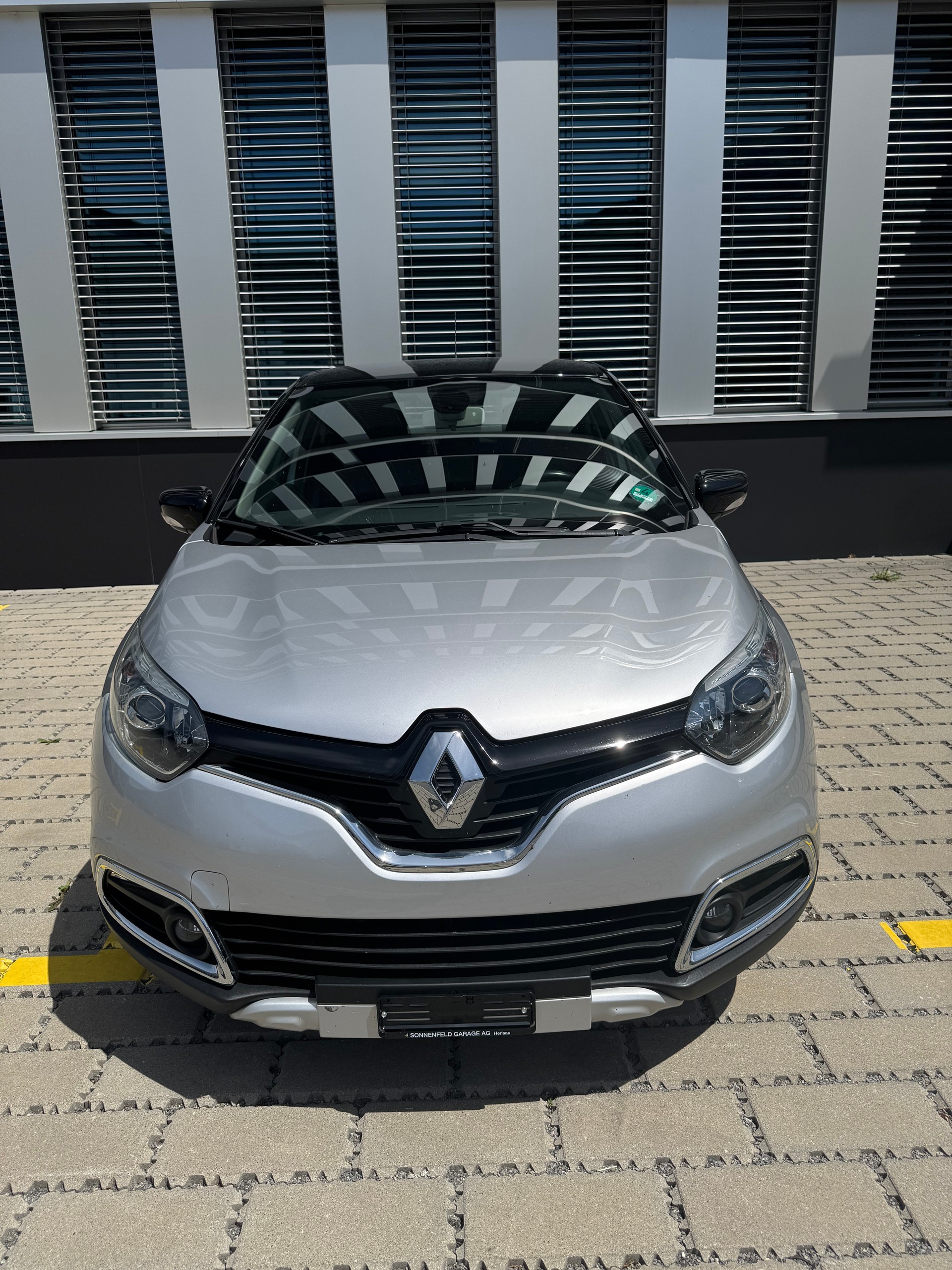 RENAULT Captur 1.2 T 16V Swiss Edition EDC-image-0