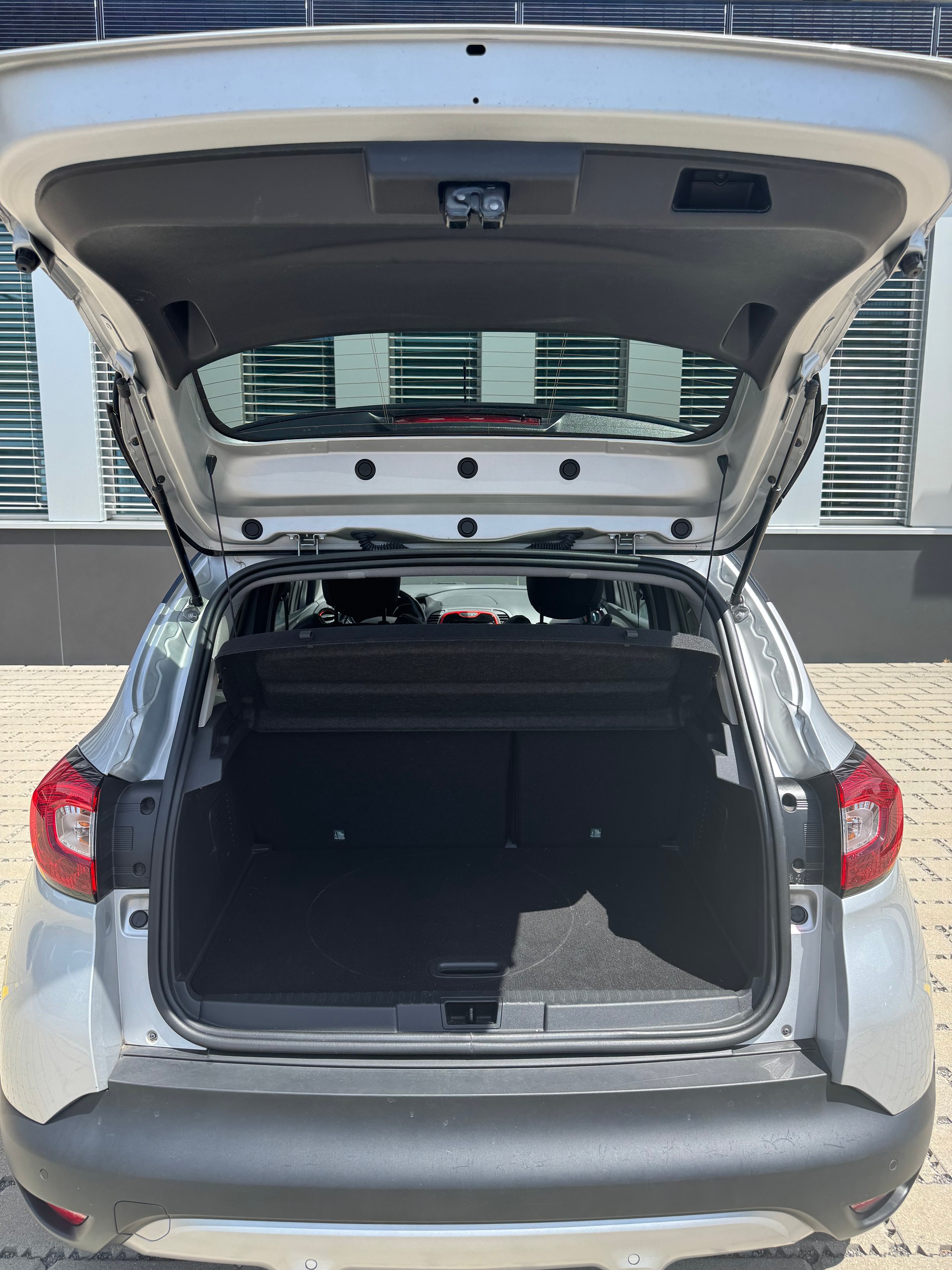 RENAULT Captur 1.2 T 16V Swiss Edition EDC-image-11
