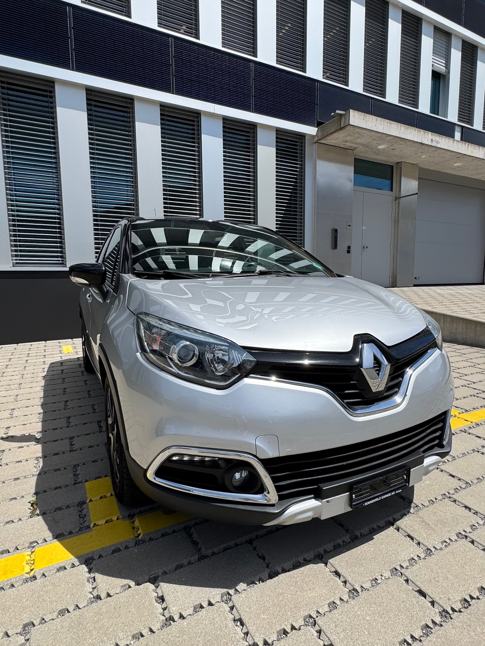 RENAULT Captur 1.2 T 16V Swiss Edition EDC-image-5