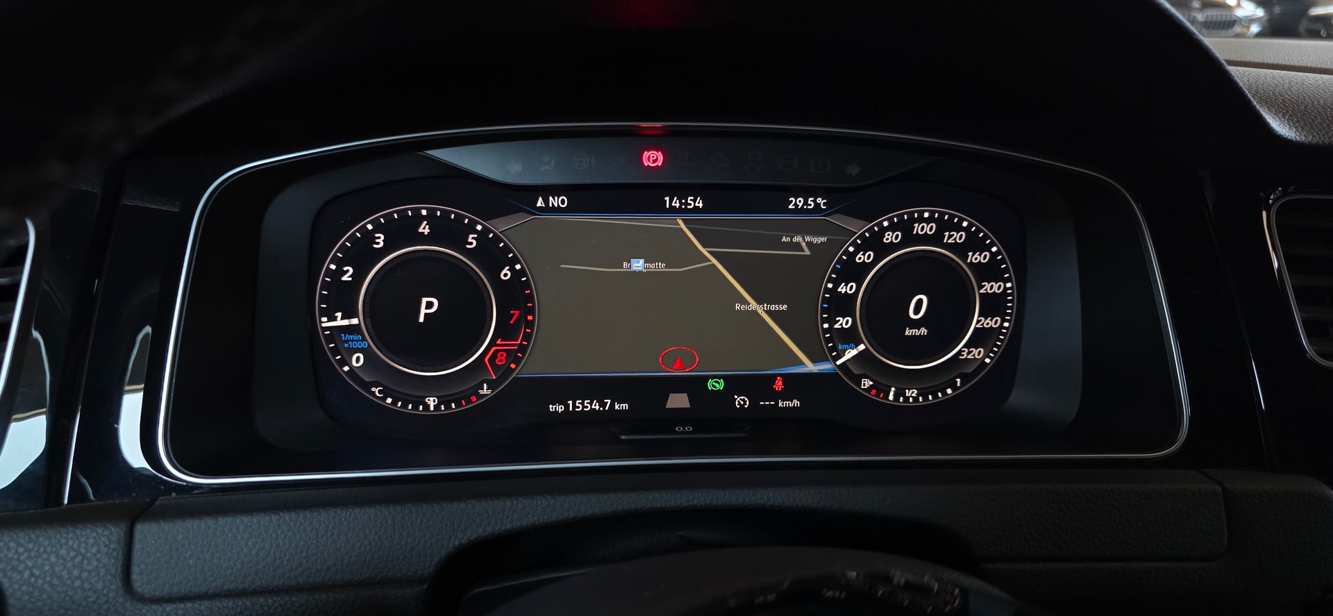 VW Golf 2.0 TSI R 4Motion DSG *MILLTEK*ACC&LaneAssist*CarPlay/AndroidAuto*CH-FAHRZEUG*-image-13
