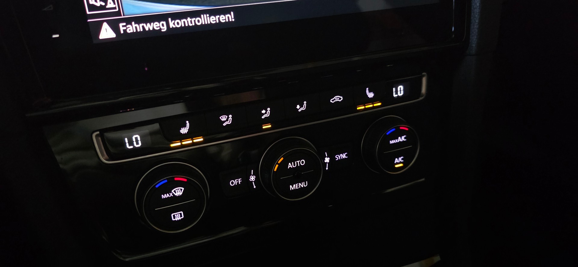 VW Golf 2.0 TSI R 4Motion DSG *MILLTEK*ACC&LaneAssist*CarPlay/AndroidAuto*CH-FAHRZEUG*-image-23
