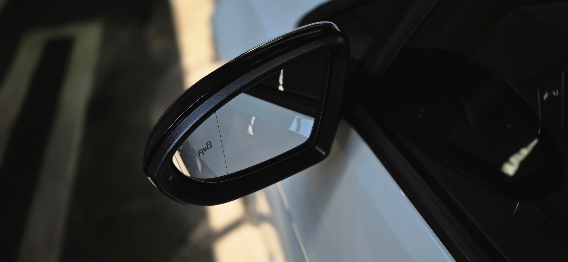 VW Golf 2.0 TSI R 4Motion DSG *MILLTEK*ACC&LaneAssist*CarPlay/AndroidAuto*CH-FAHRZEUG*-image-29