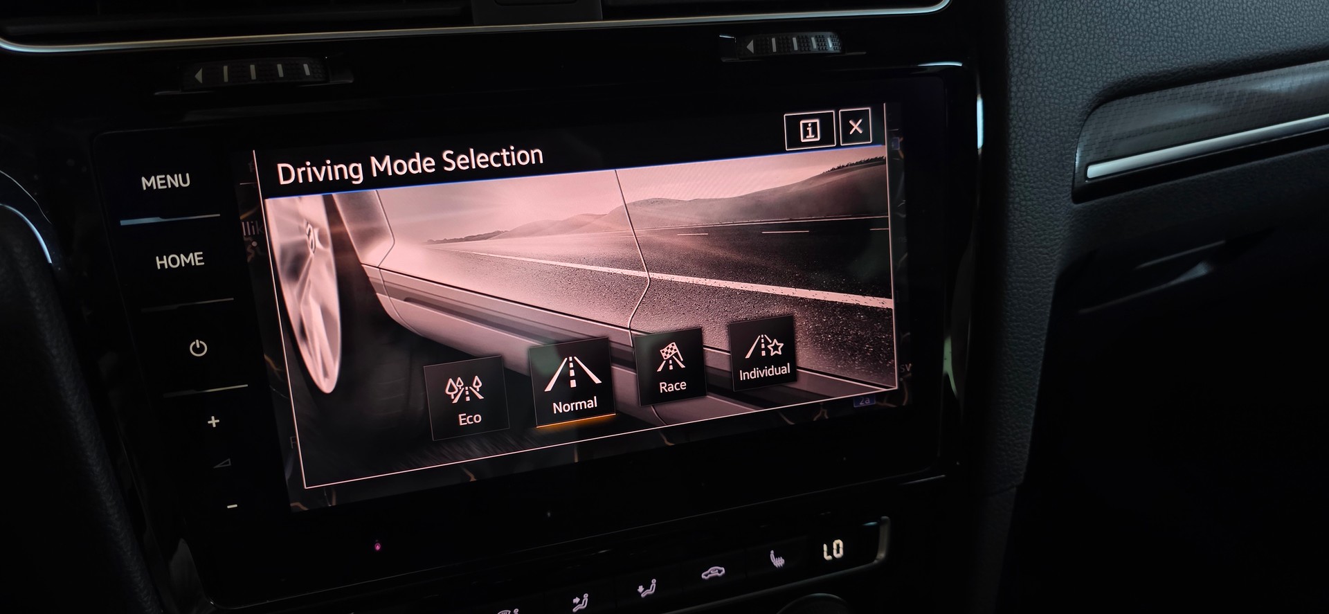 VW Golf 2.0 TSI R 4Motion DSG *MILLTEK*ACC&LaneAssist*CarPlay/AndroidAuto*CH-FAHRZEUG*-image-15