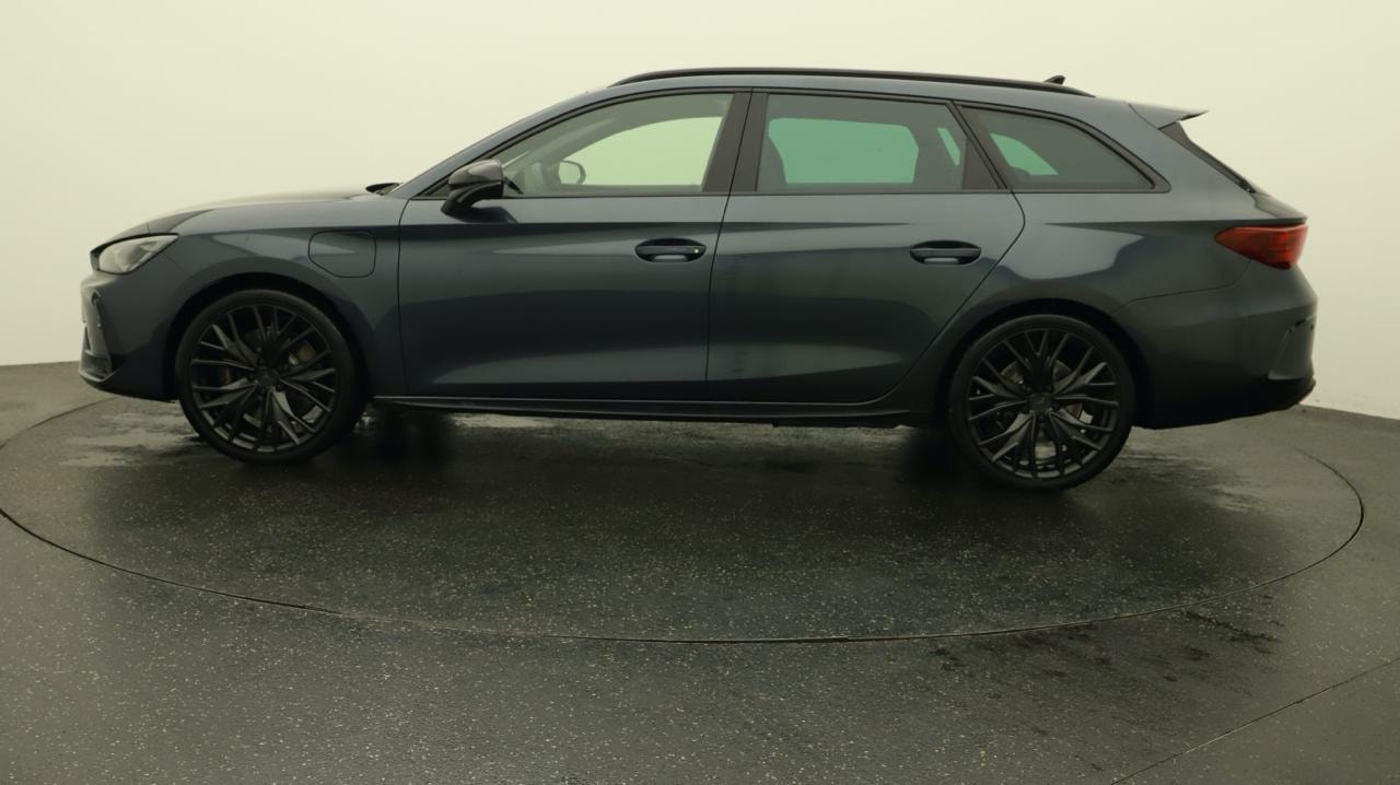CUPRA LEON ST 1.5 e-HYBRID pHEV VZ Black Edition-image-1