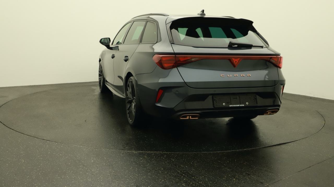 CUPRA LEON ST 1.5 e-HYBRID pHEV VZ Black Edition-image-3