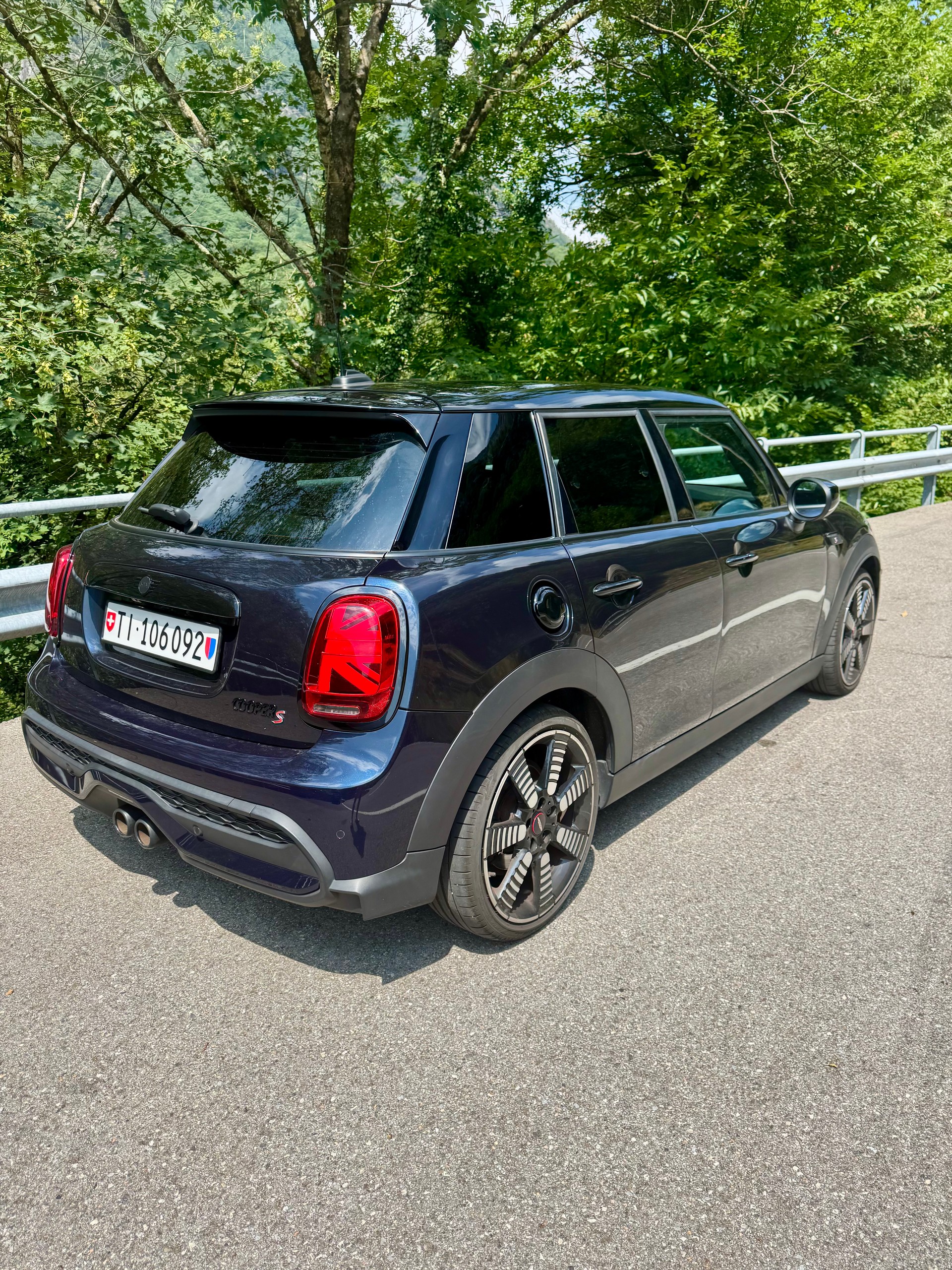 MINI 2.0i Cooper S SDKG-image-1