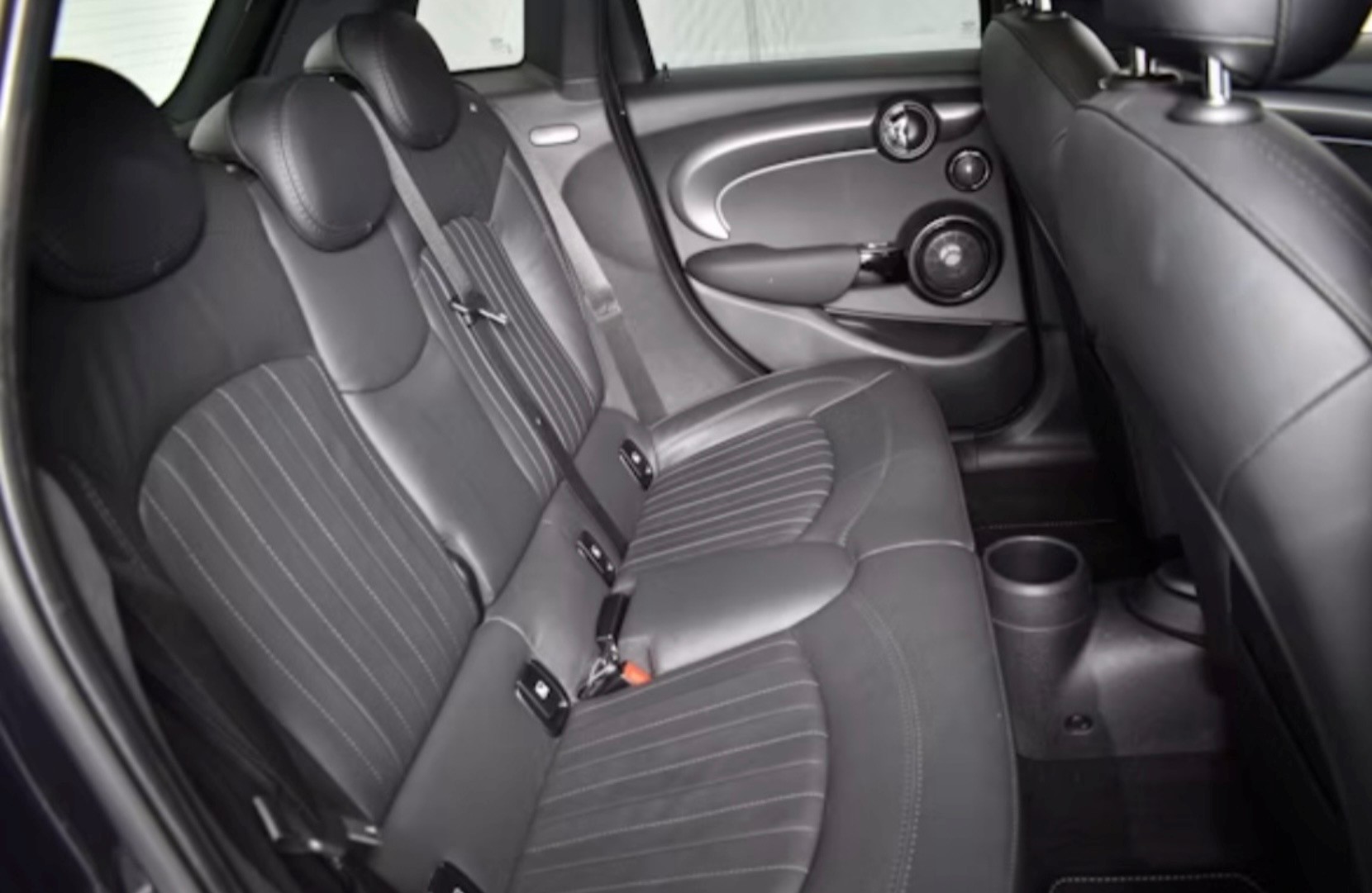 MINI 2.0i Cooper S SDKG-image-3