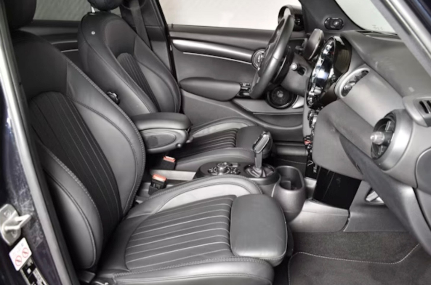 MINI 2.0i Cooper S SDKG-image-2