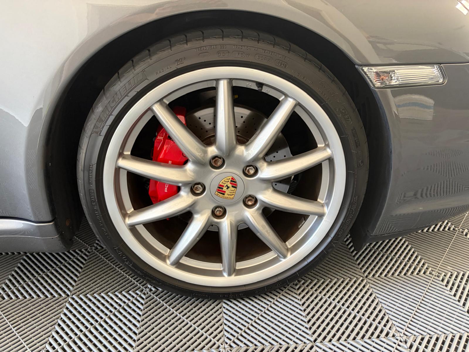PORSCHE 911 Carrera S-image-29