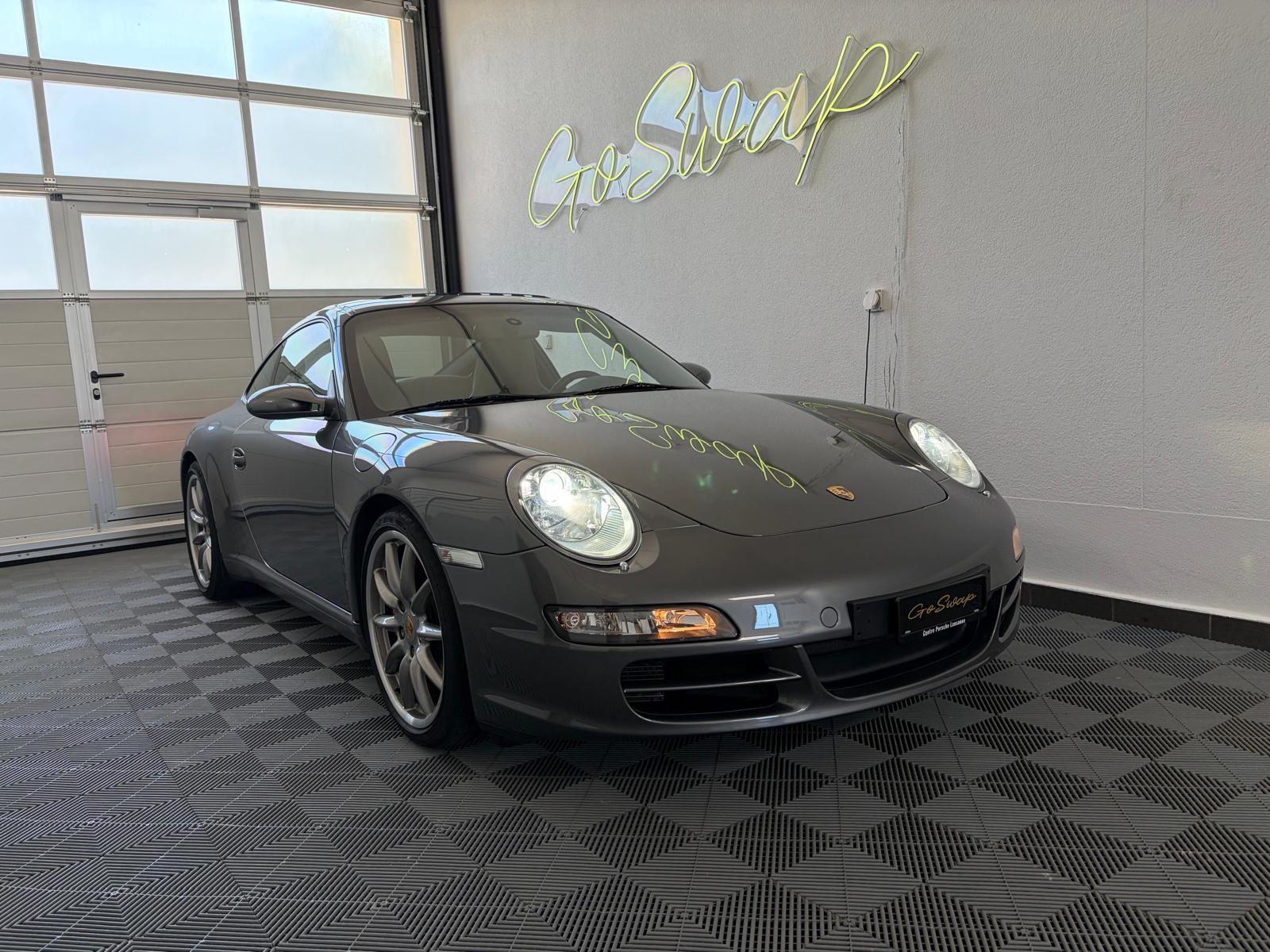 PORSCHE 911 Carrera S-image-4