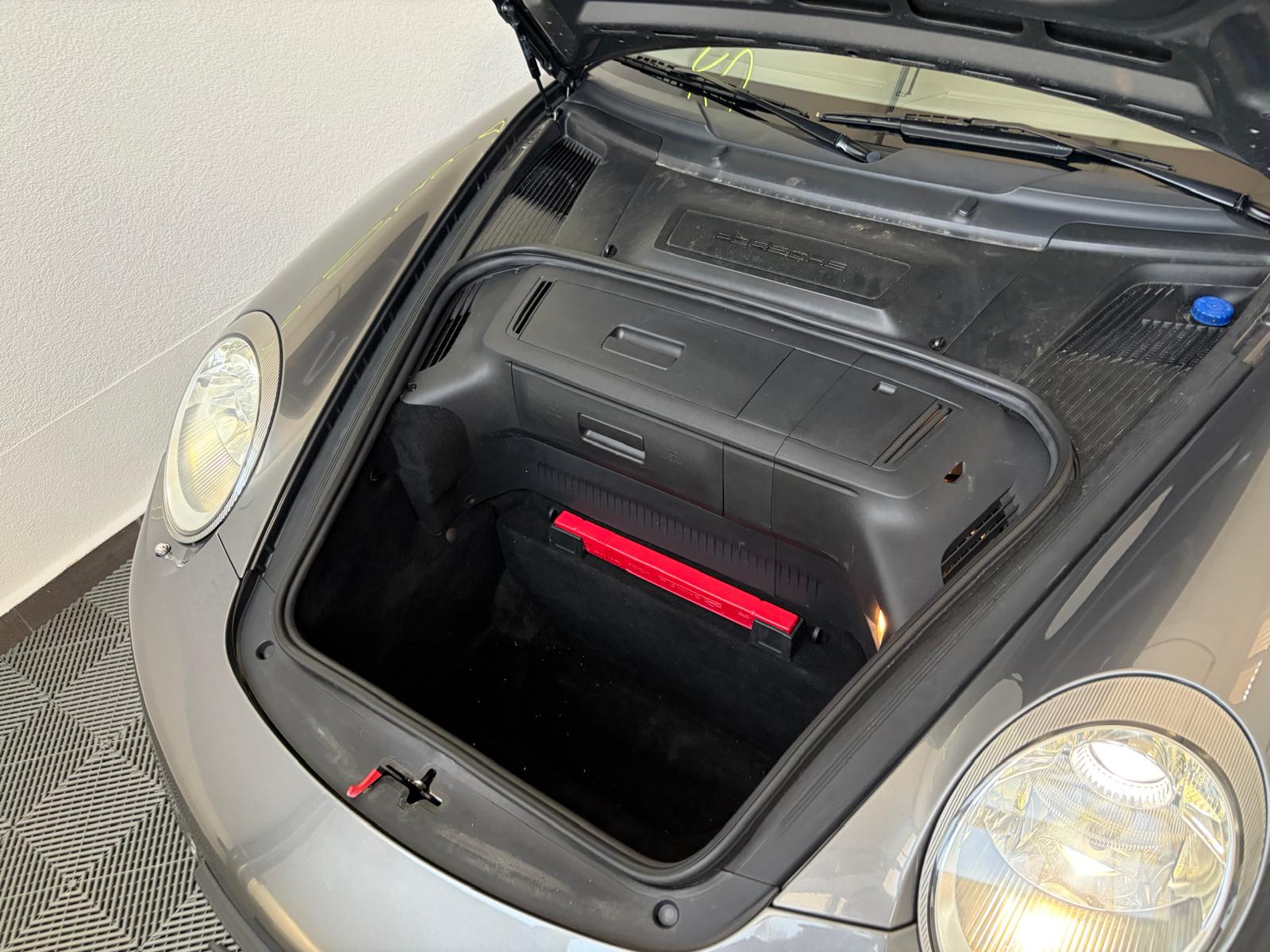 PORSCHE 911 Carrera S-image-25