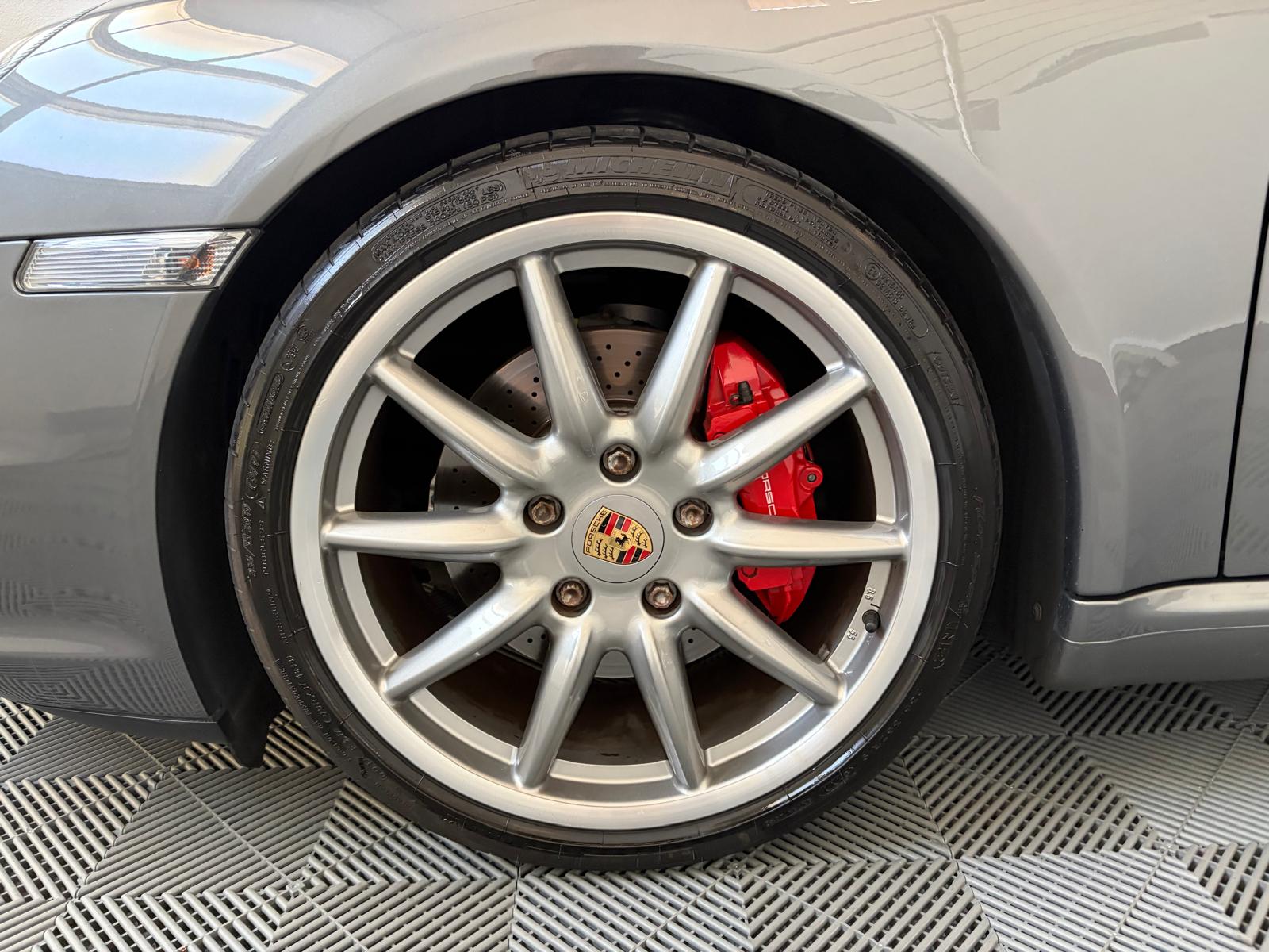 PORSCHE 911 Carrera S-image-26