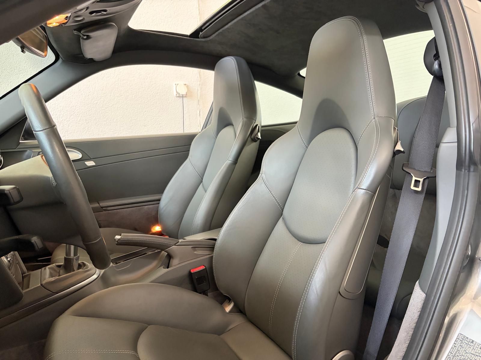 PORSCHE 911 Carrera S-image-12