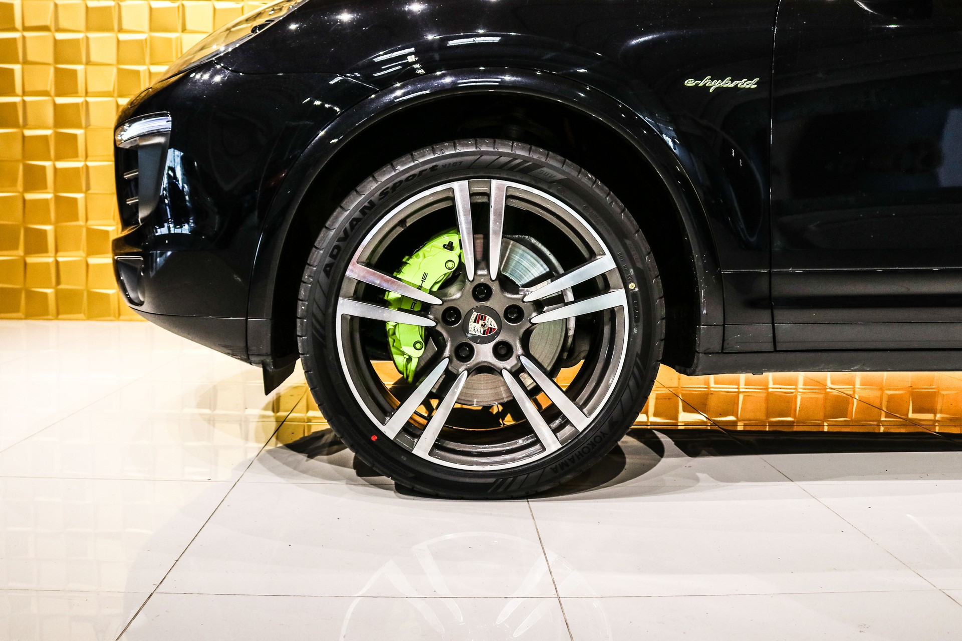 PORSCHE Cayenne S E-Hybrid-image-7