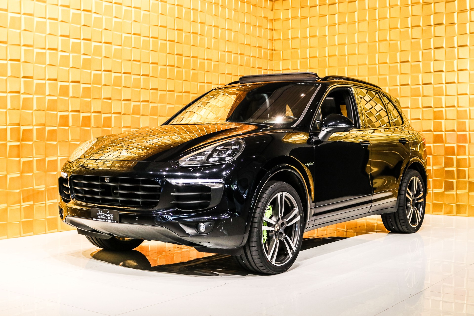 PORSCHE Cayenne S E-Hybrid-image-3
