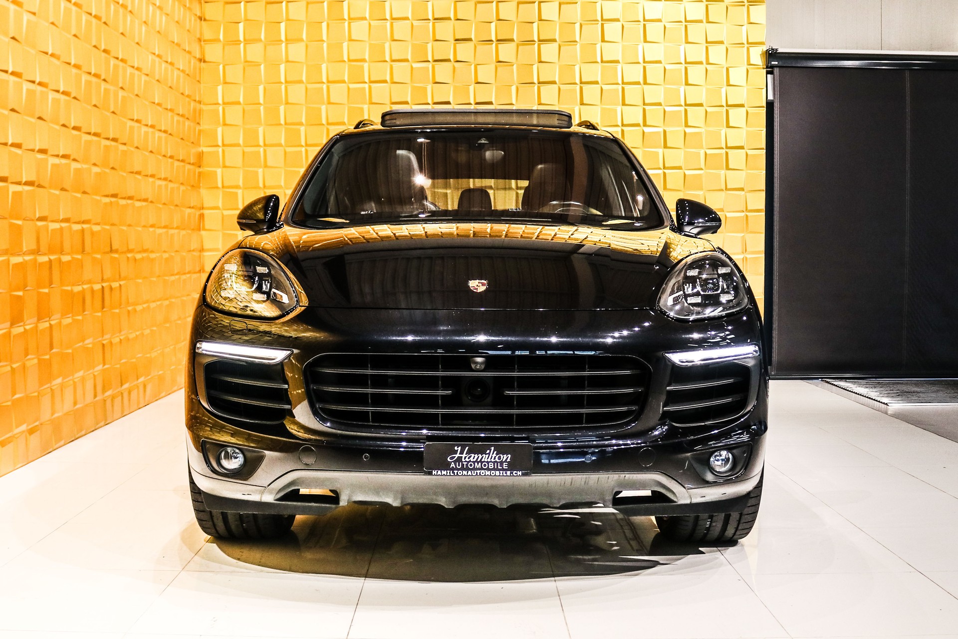 PORSCHE Cayenne S E-Hybrid-image-2