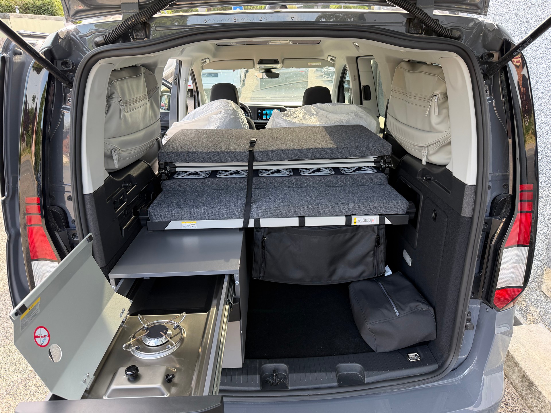 VW Caddy Maxi 2.0 TDI California DSG-image-11