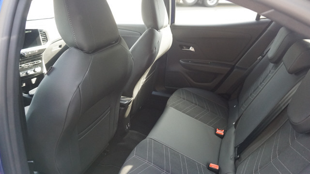 OPEL Mokka 1.2 MHEV Edition-image-8