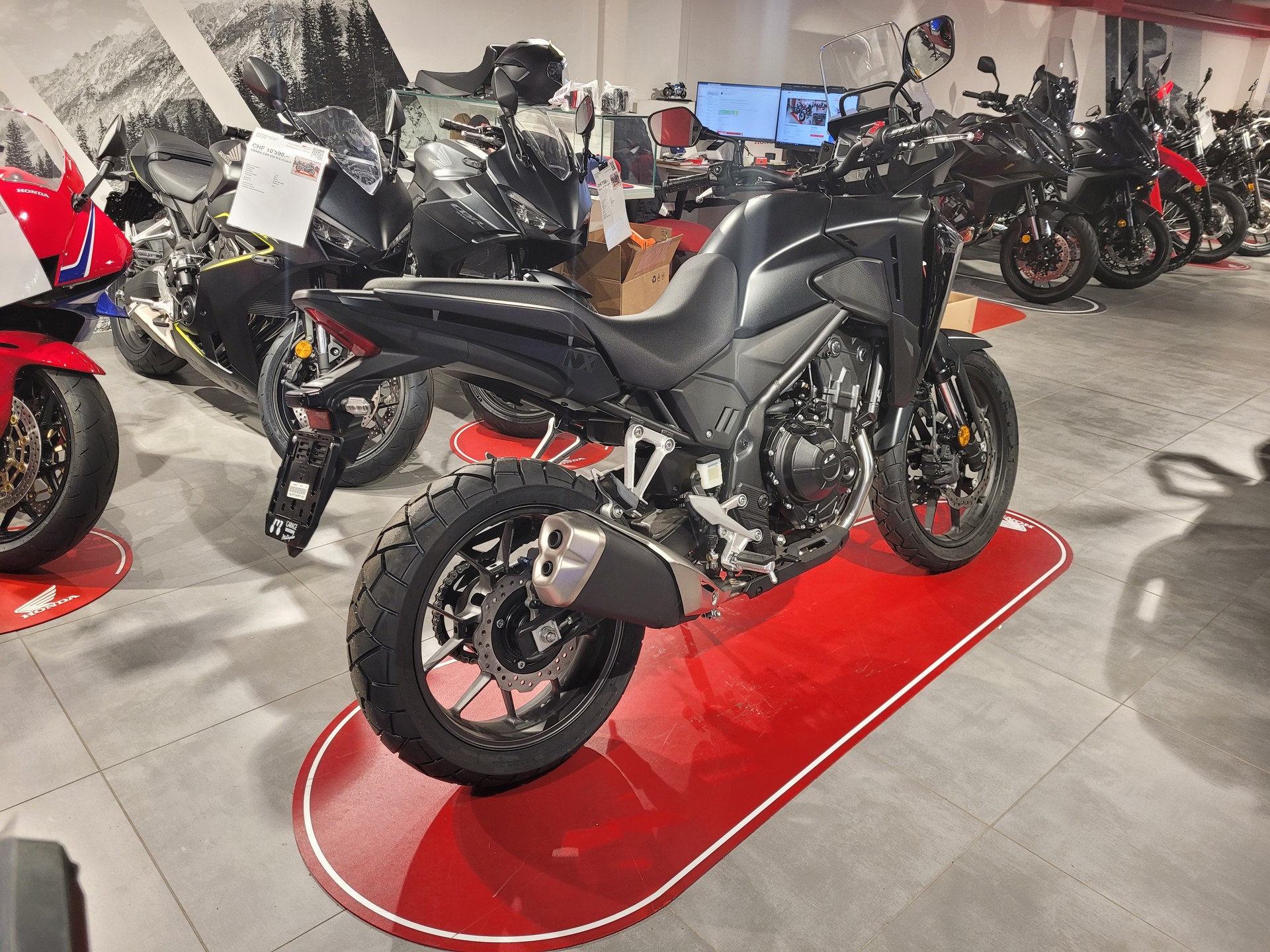 HONDA CB 500 X-showroom-element-2