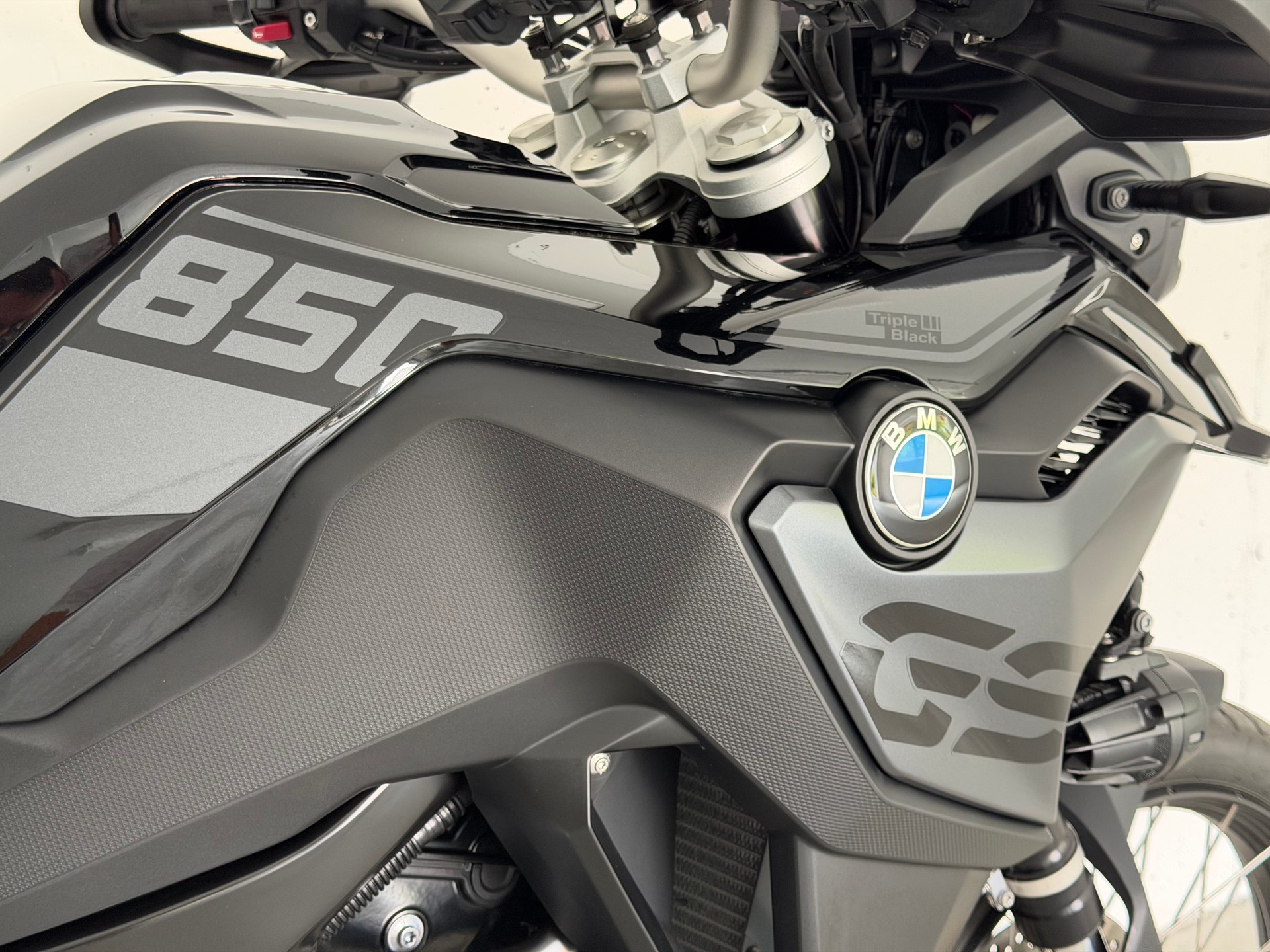 BMW F 850 GS Swiss Edition Triple Black (35kW oder 70kW)-image-9