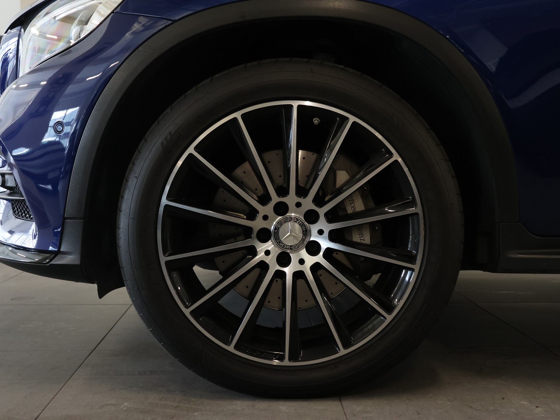 MERCEDES-BENZ GLC 250 d AMG Line 4Matic 9G-Tronic *Burmester* *360 Kamera* *Anhängerkupplung*-image-9