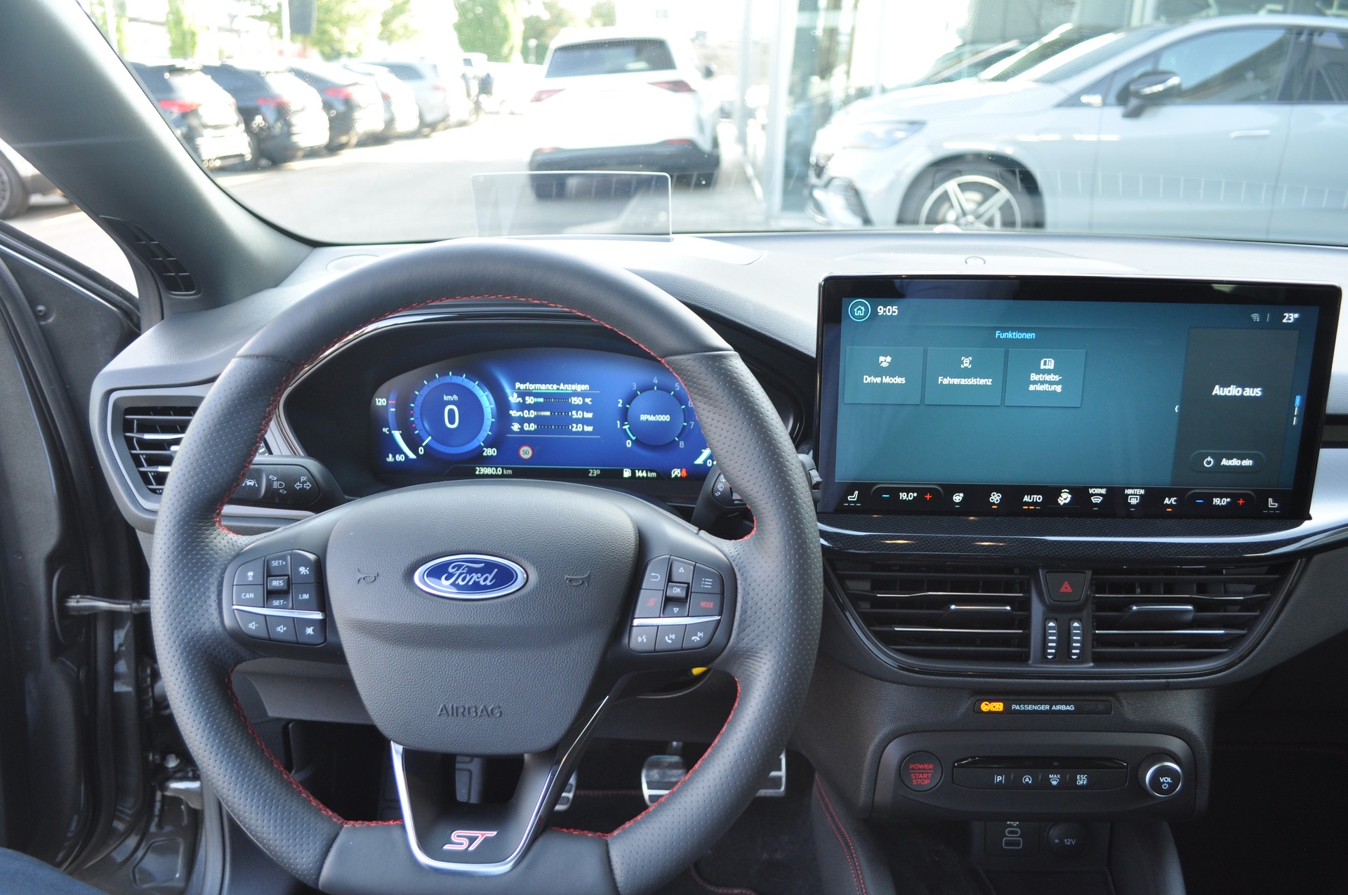 FORD Focus 2.3 ST-image-12