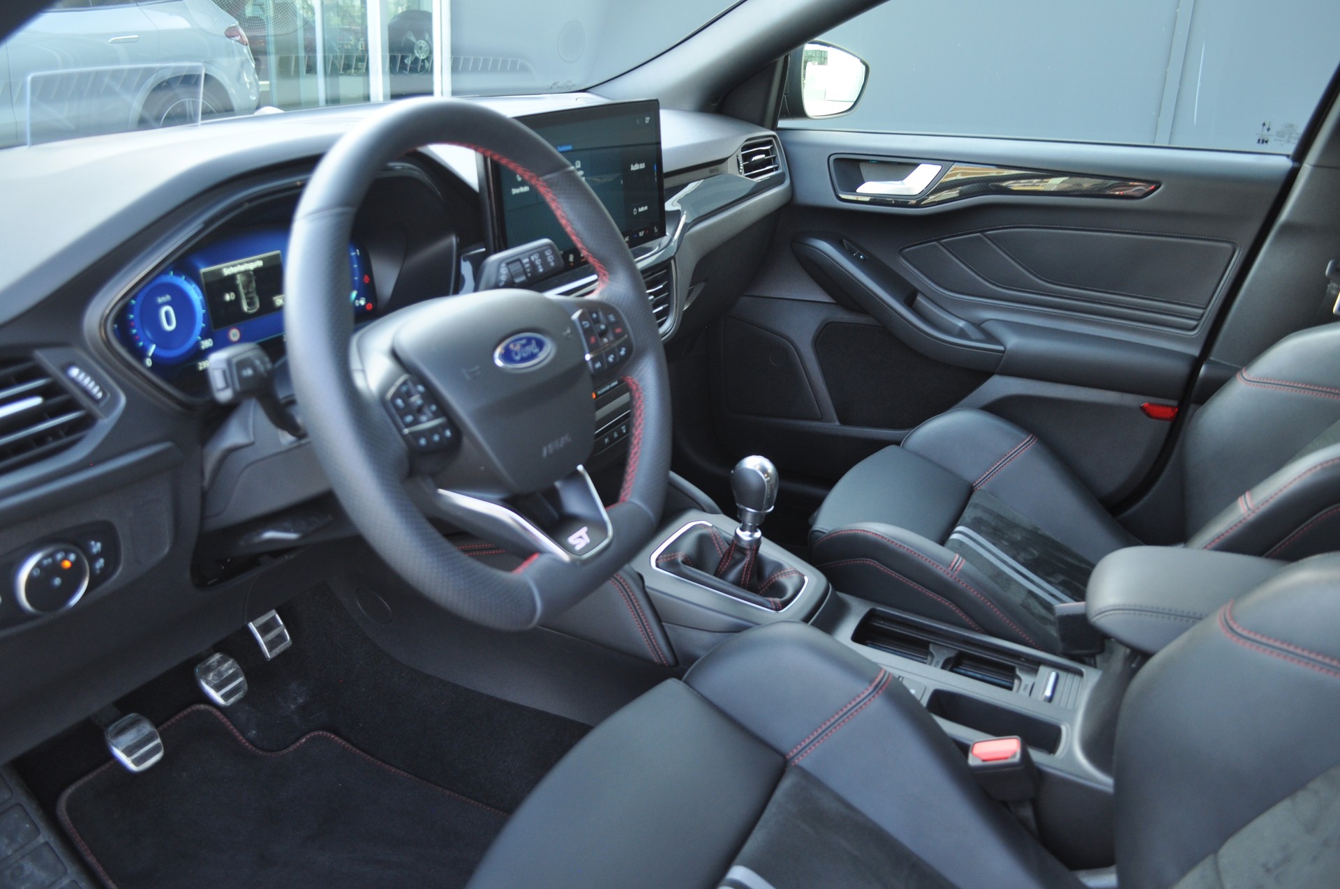 FORD Focus 2.3 ST-image-9