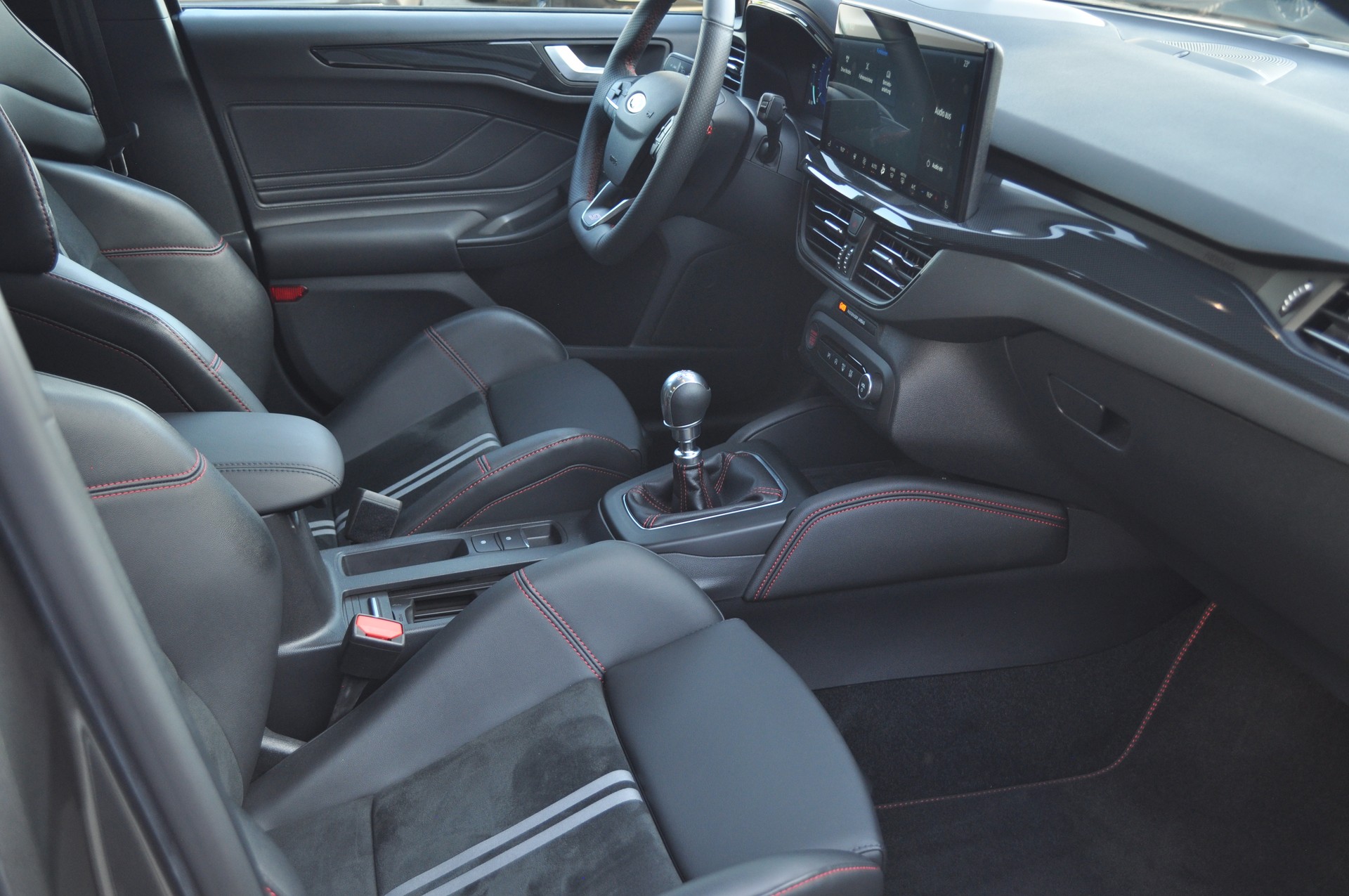 FORD Focus 2.3 ST-image-6
