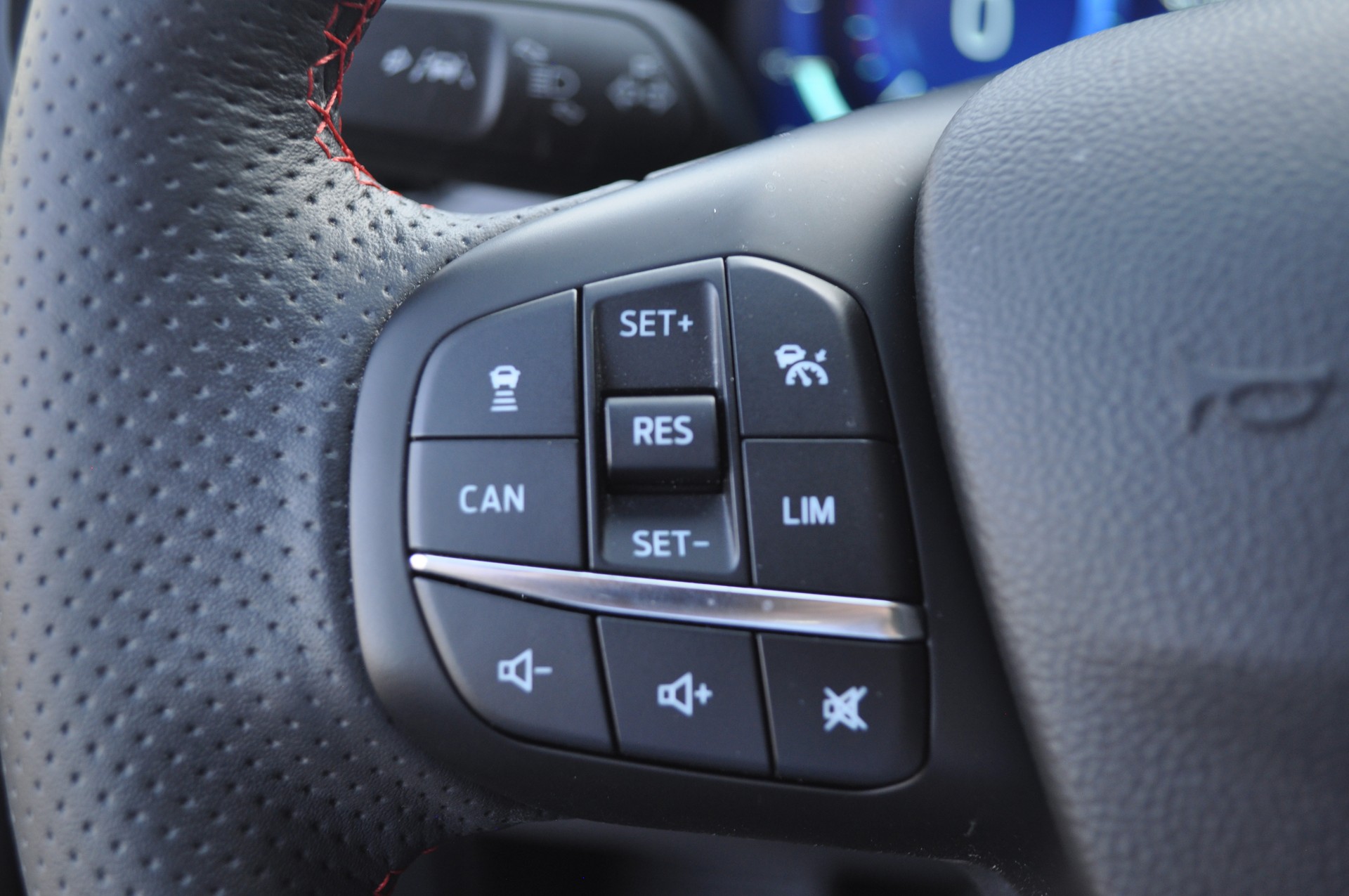 FORD Focus 2.3 ST-image-16