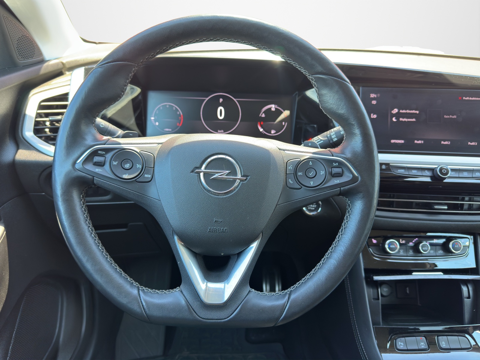 OPEL Grandland 1.2i TP Blitz Automatik-image-9
