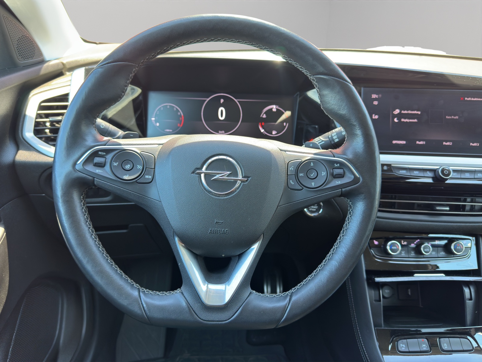 OPEL Grandland 1.2i TP Blitz Automatik-image-9
