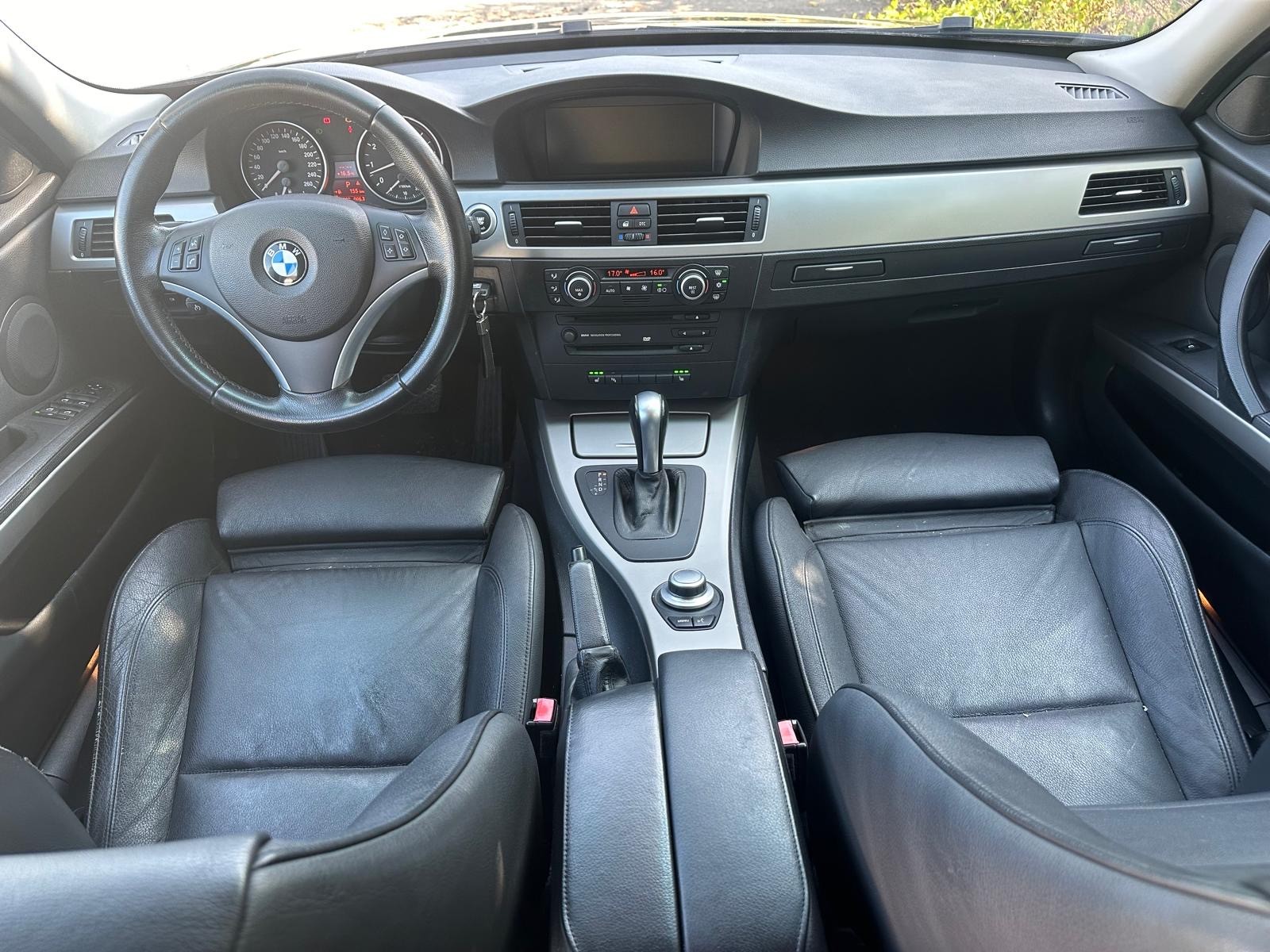 BMW 325i Touring-image-7