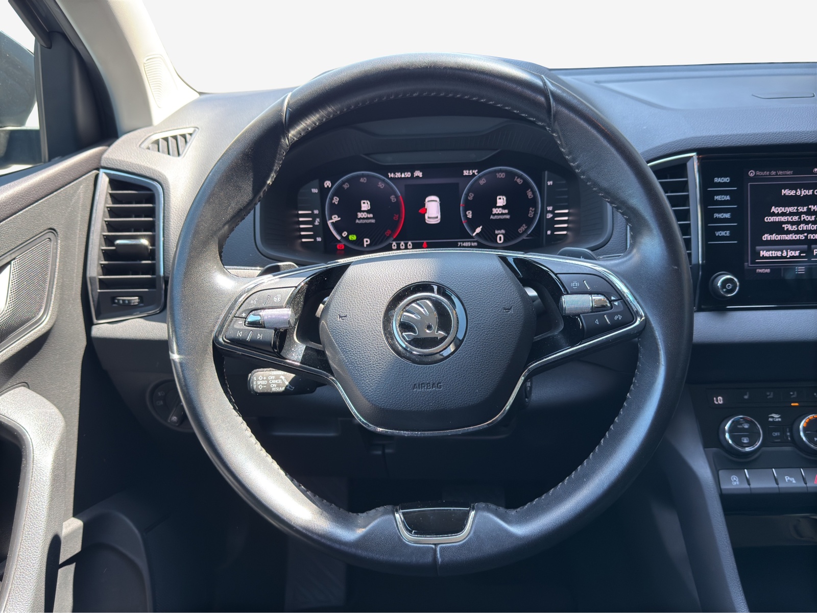 SKODA Karoq 1.5 TSI Ambition DSG-image-9