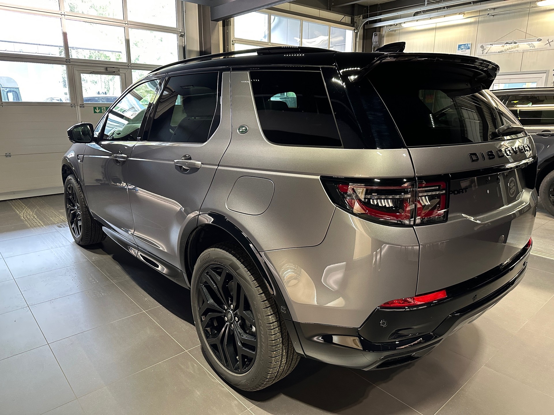 LAND ROVER Discovery Sport 1.5 T 270e Landmark-image-4