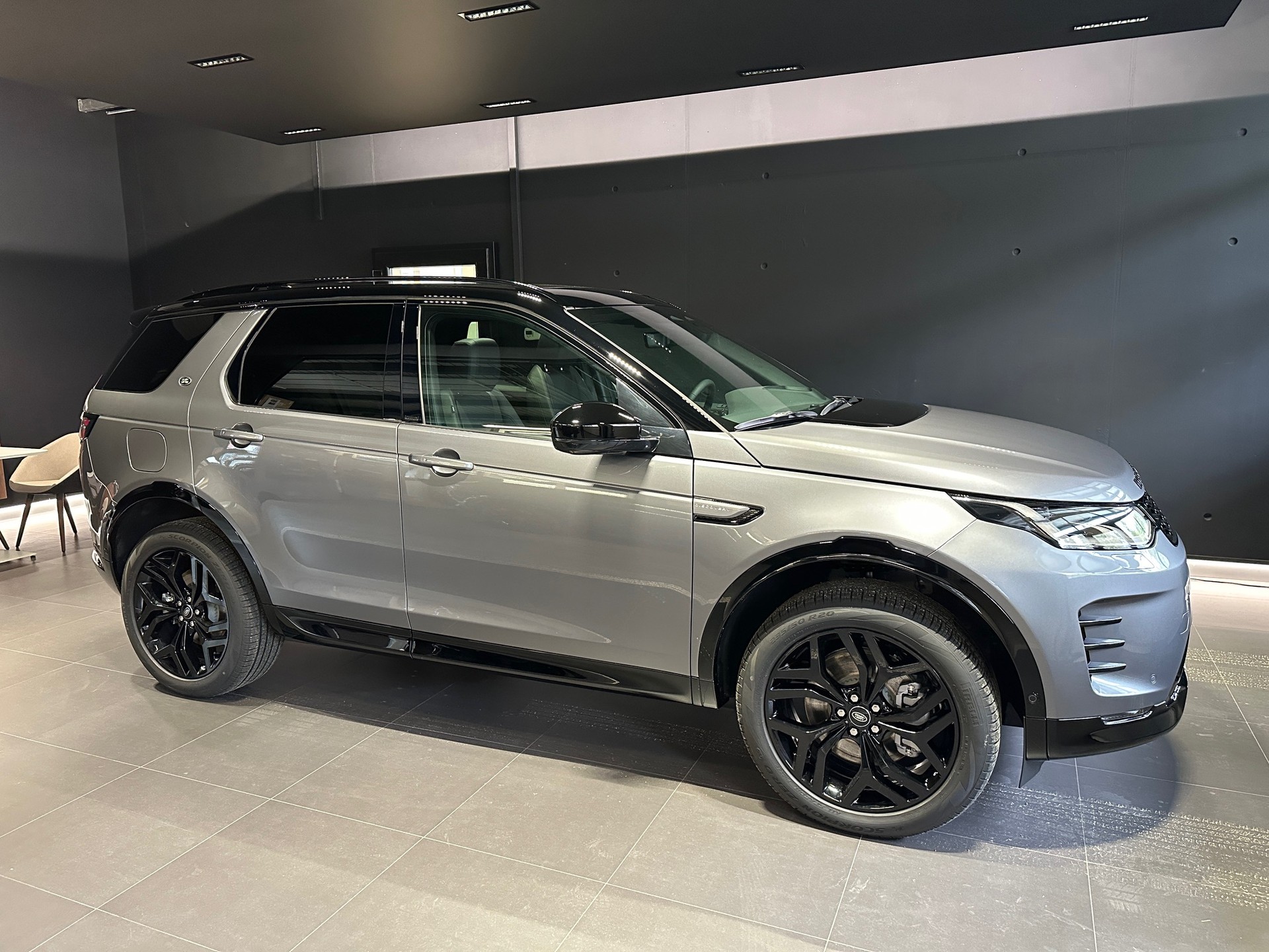 LAND ROVER Discovery Sport 1.5 T 270e Landmark-image-0