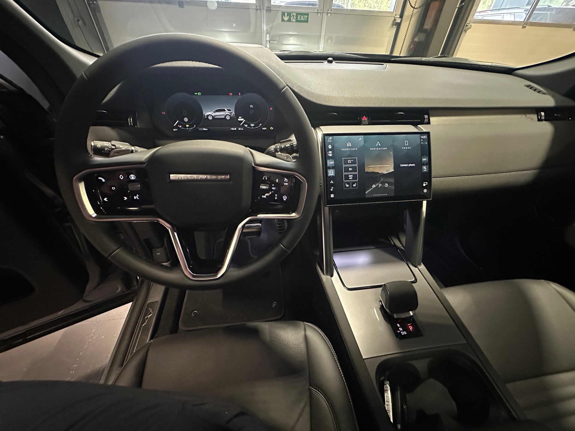 LAND ROVER Discovery Sport 1.5 T 270e Landmark-image-10