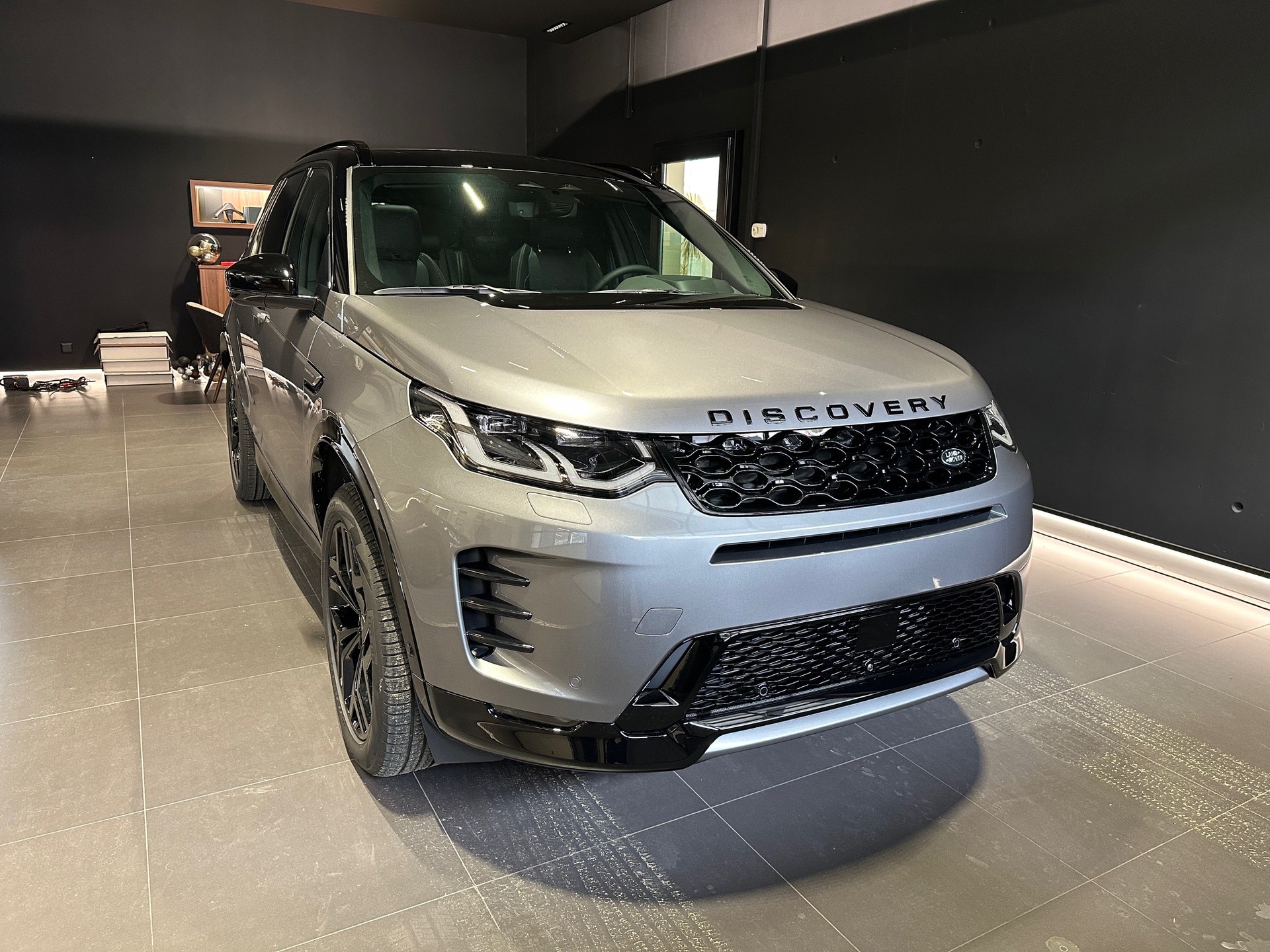 LAND ROVER Discovery Sport 1.5 T 270e Landmark-image-8