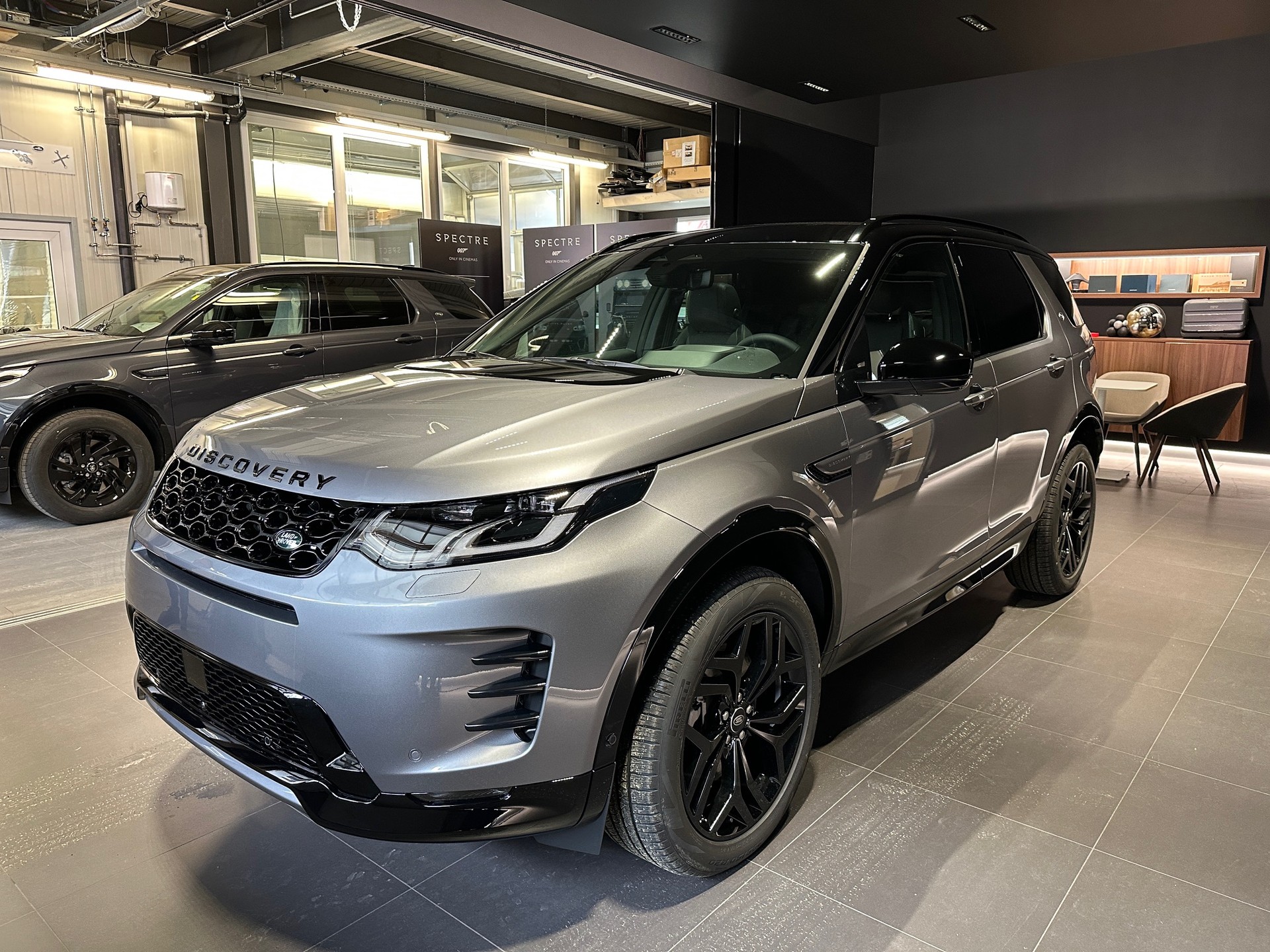 LAND ROVER Discovery Sport 1.5 T 270e Landmark-image-6