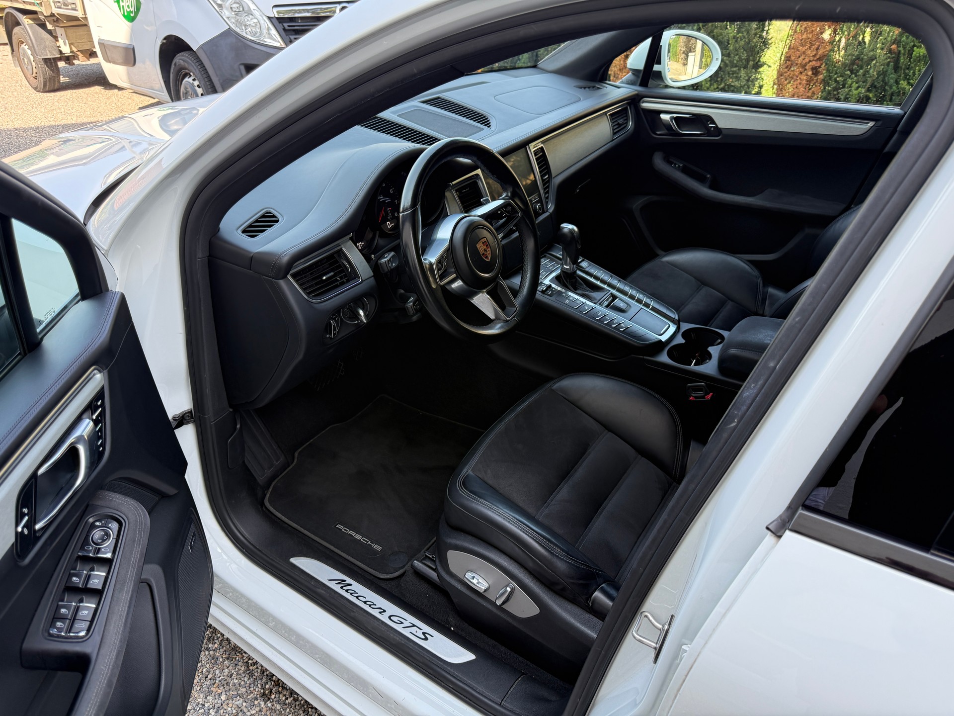 PORSCHE Macan GTS*Porsche Approved bis 05/2029*VOLL*-image-4